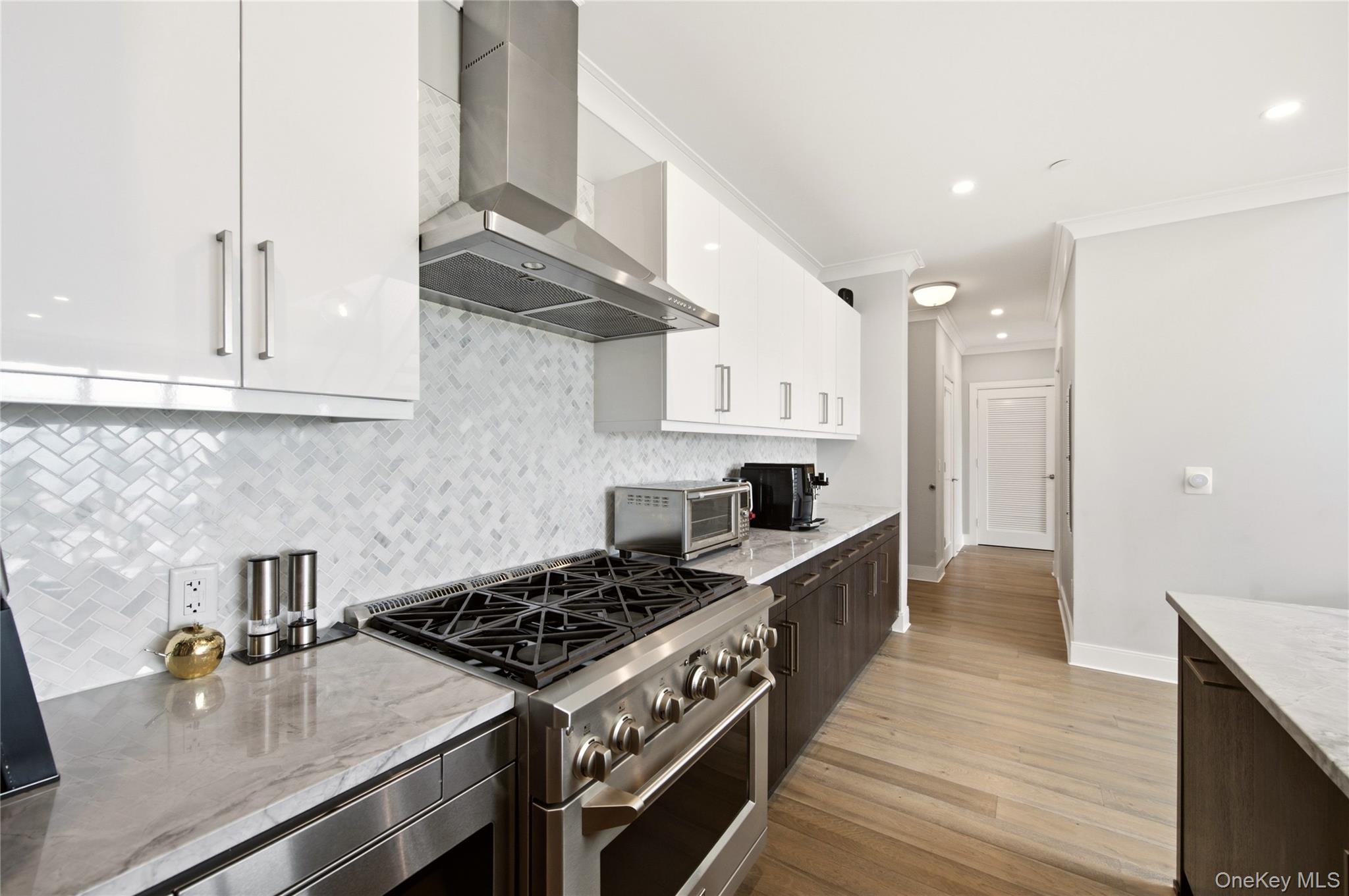 100 Garvies Point Road Unit: 1311