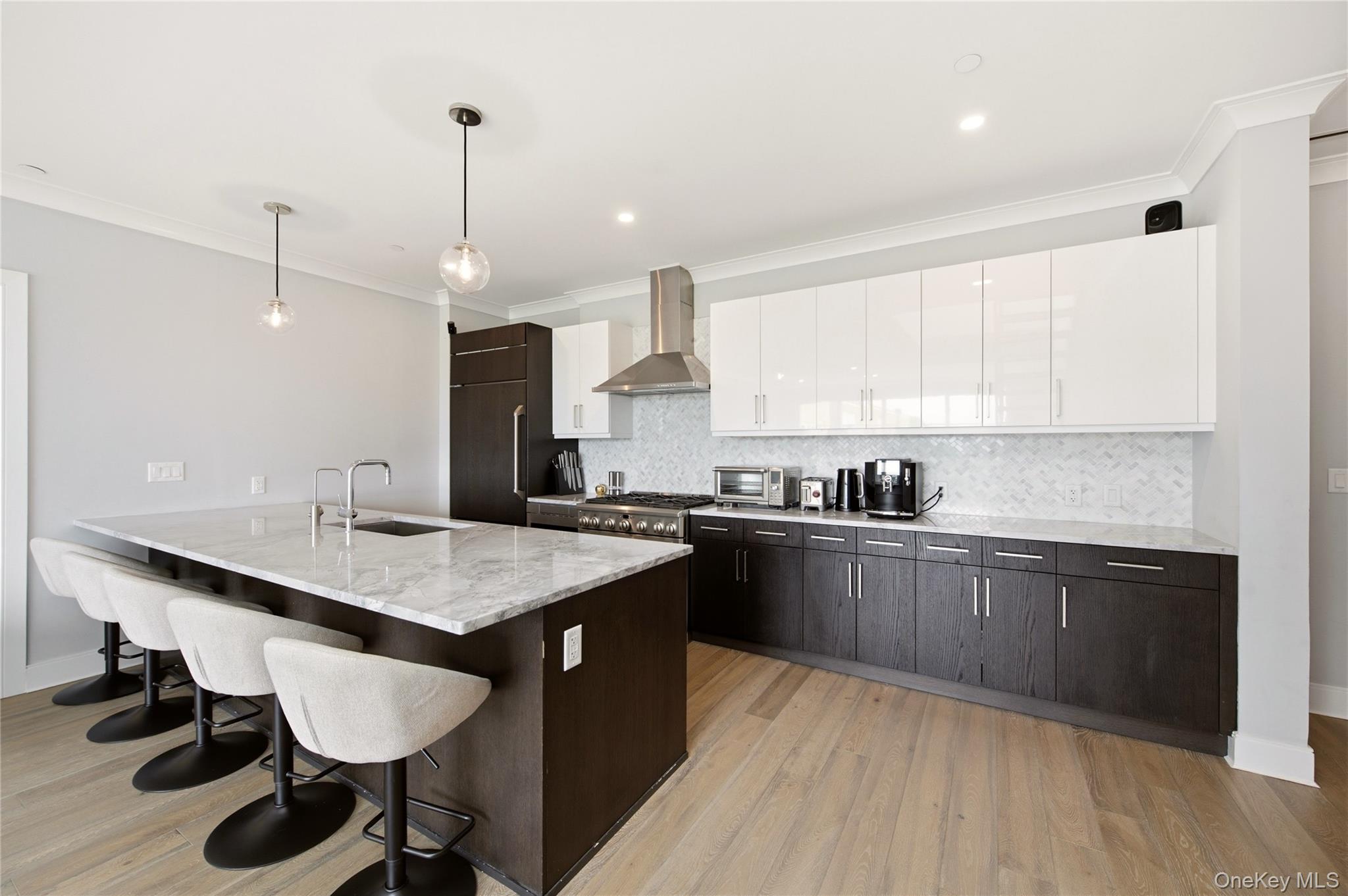 100 Garvies Point Road Unit: 1311