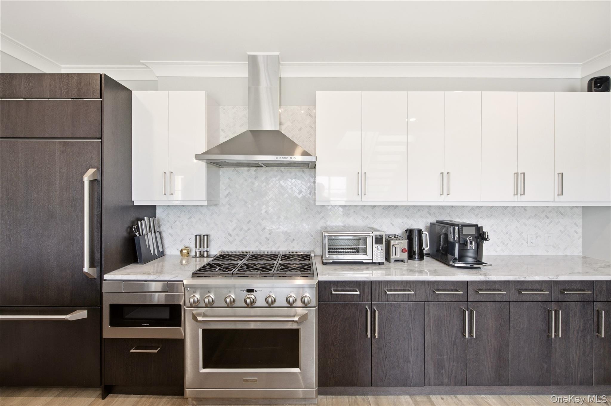100 Garvies Point Road Unit: 1311