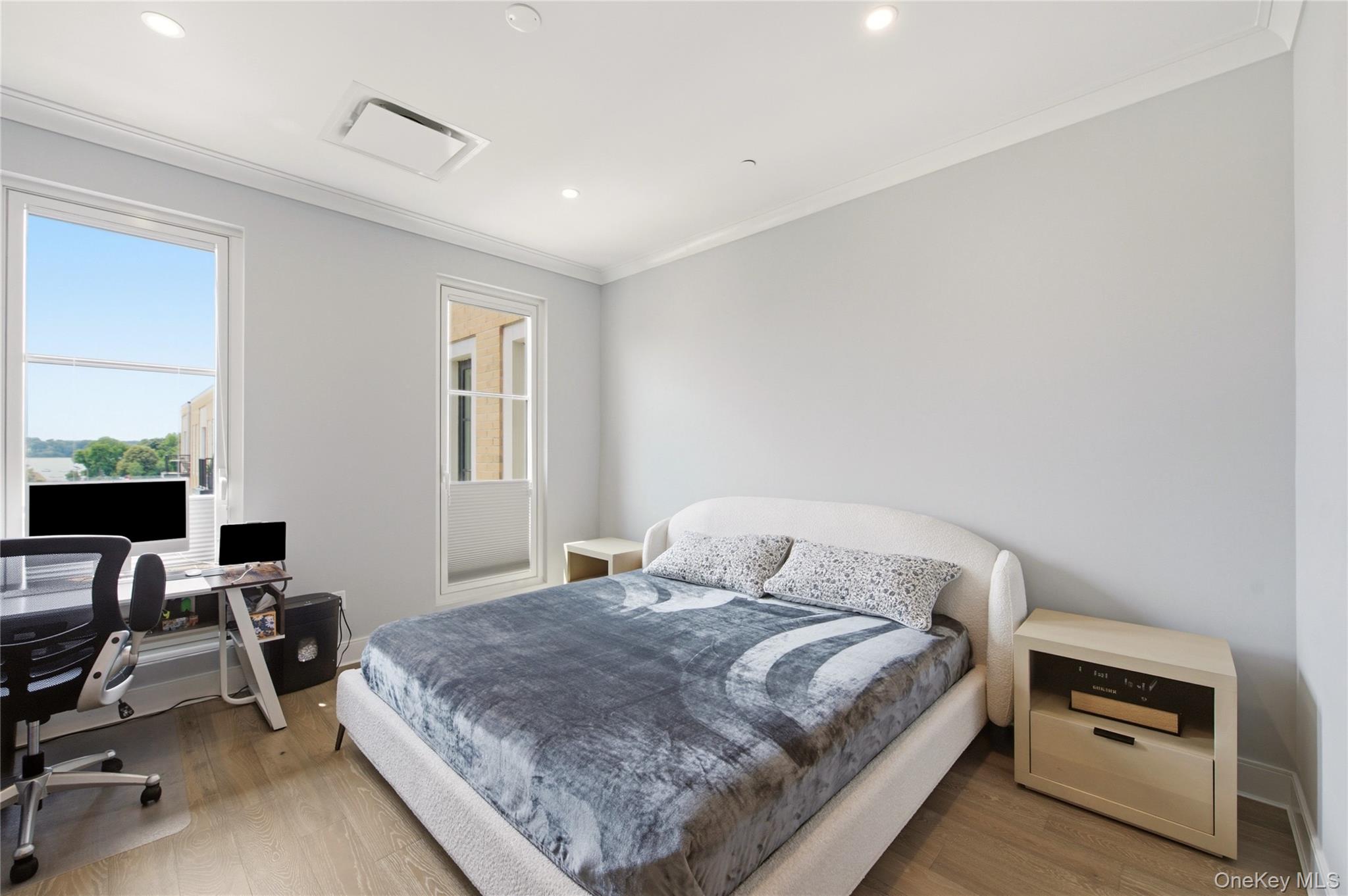 100 Garvies Point Road Unit: 1311