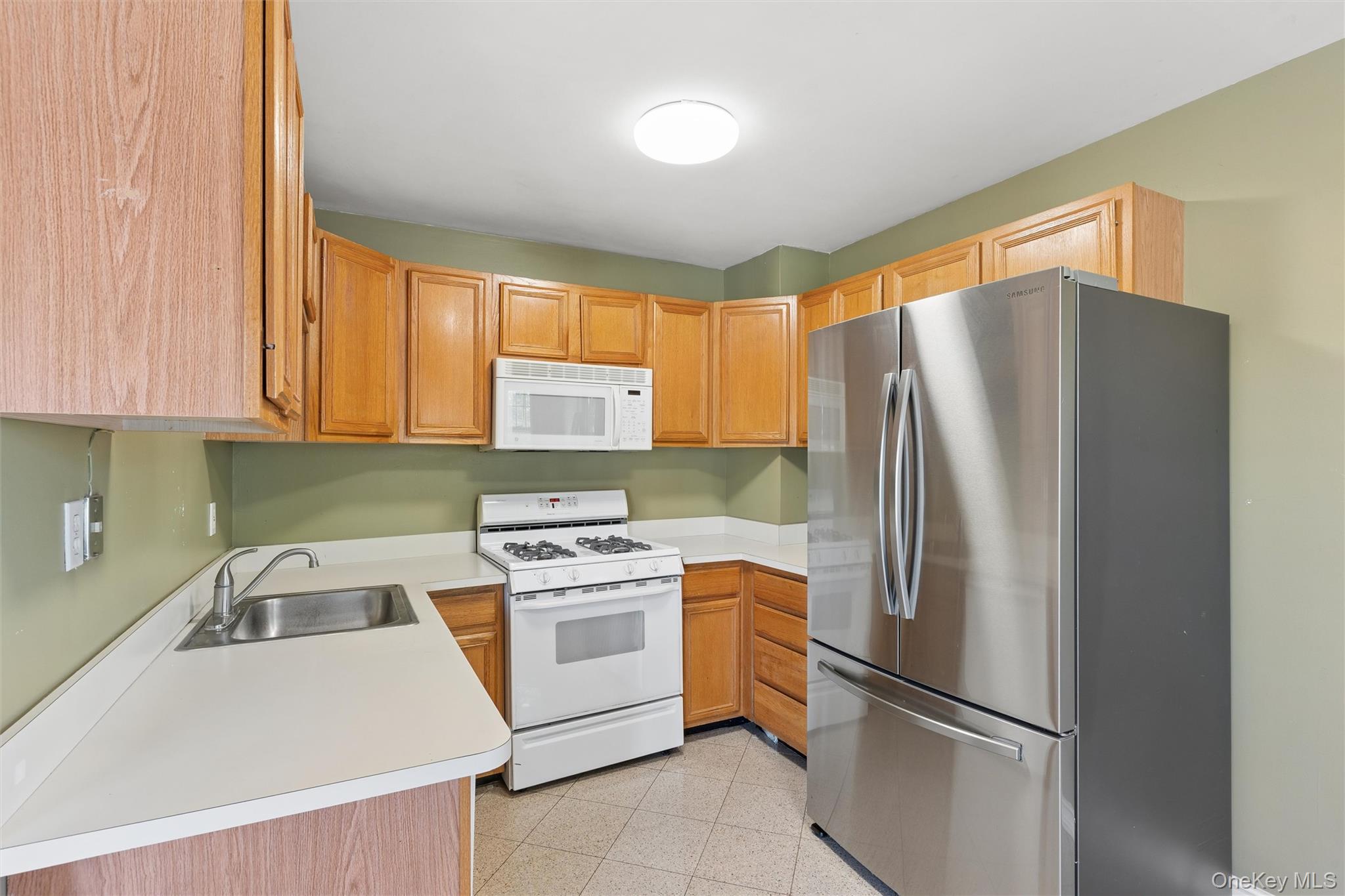 1601 Johnson Avenue Unit: 16