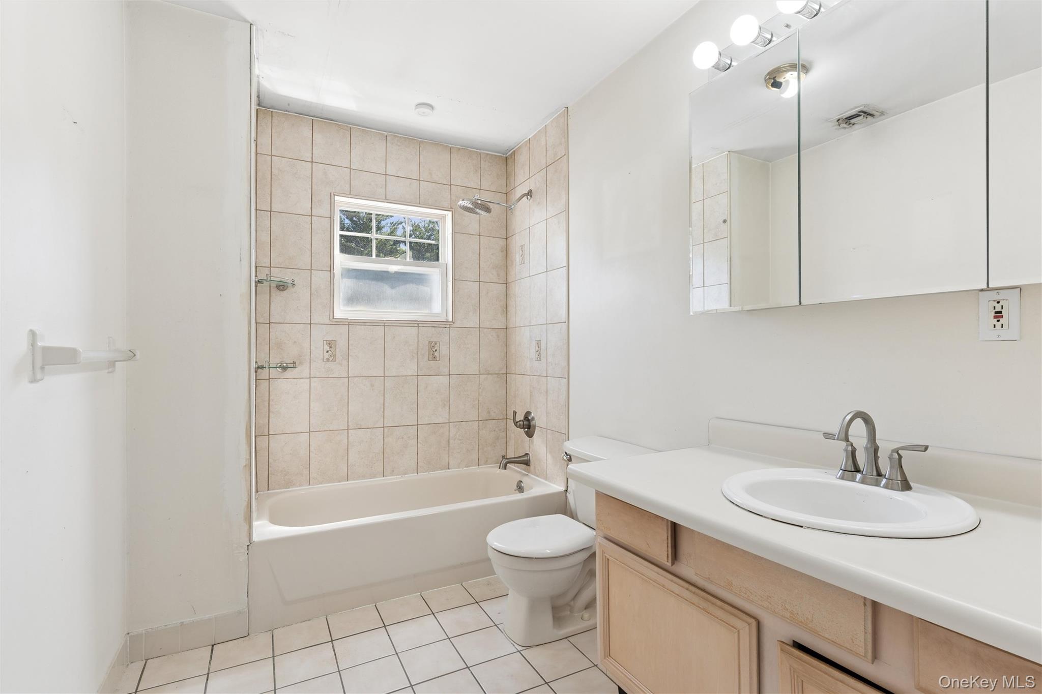 1601 Johnson Avenue Unit: 16