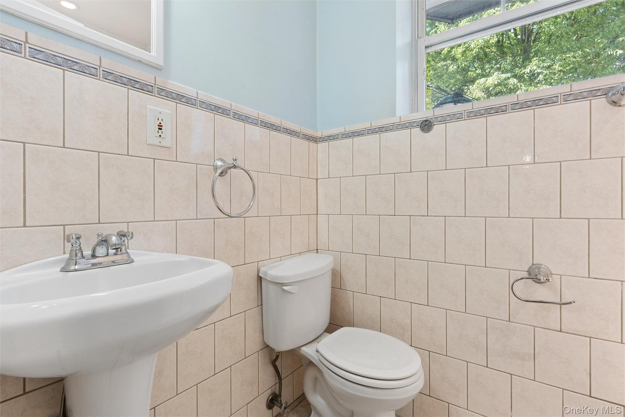 1601 Johnson Avenue Unit: 16
