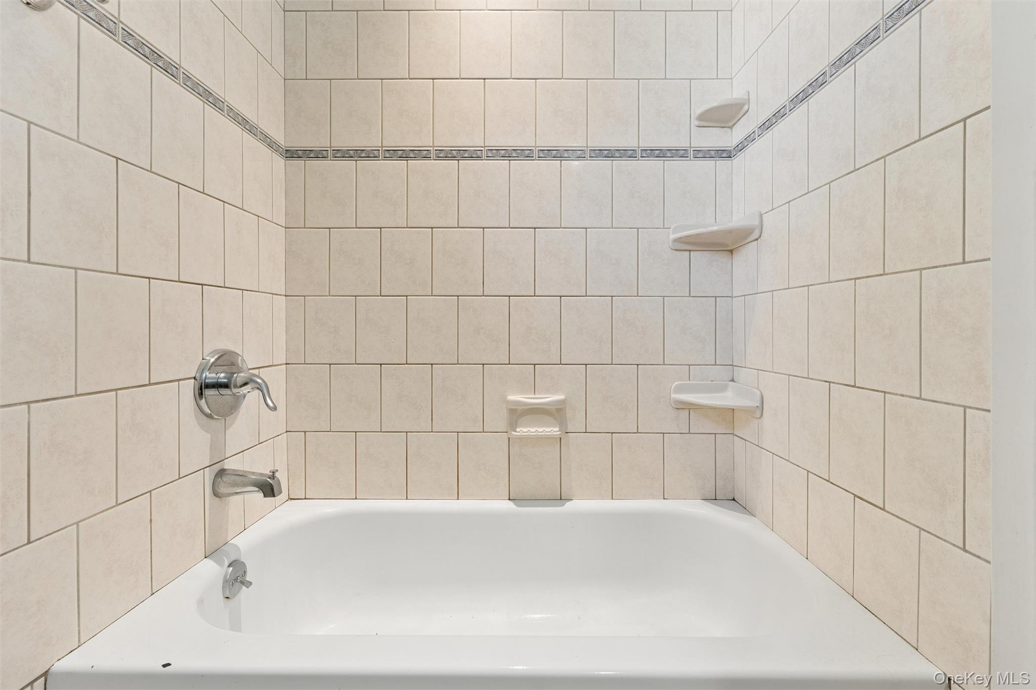 1601 Johnson Avenue Unit: 16