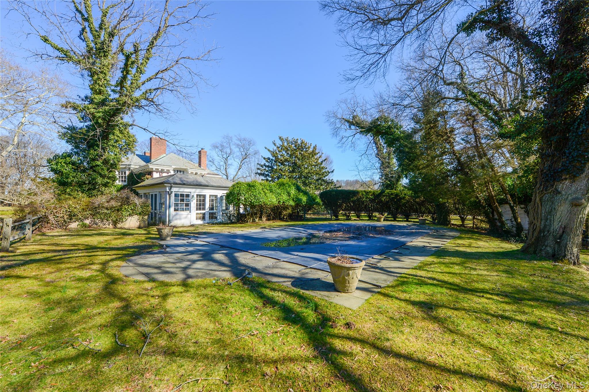 1 Pond Road
