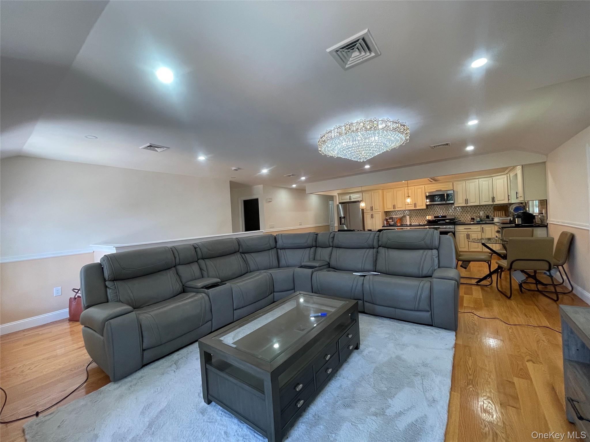 104-03 196th Street Unit: 2nd Floor