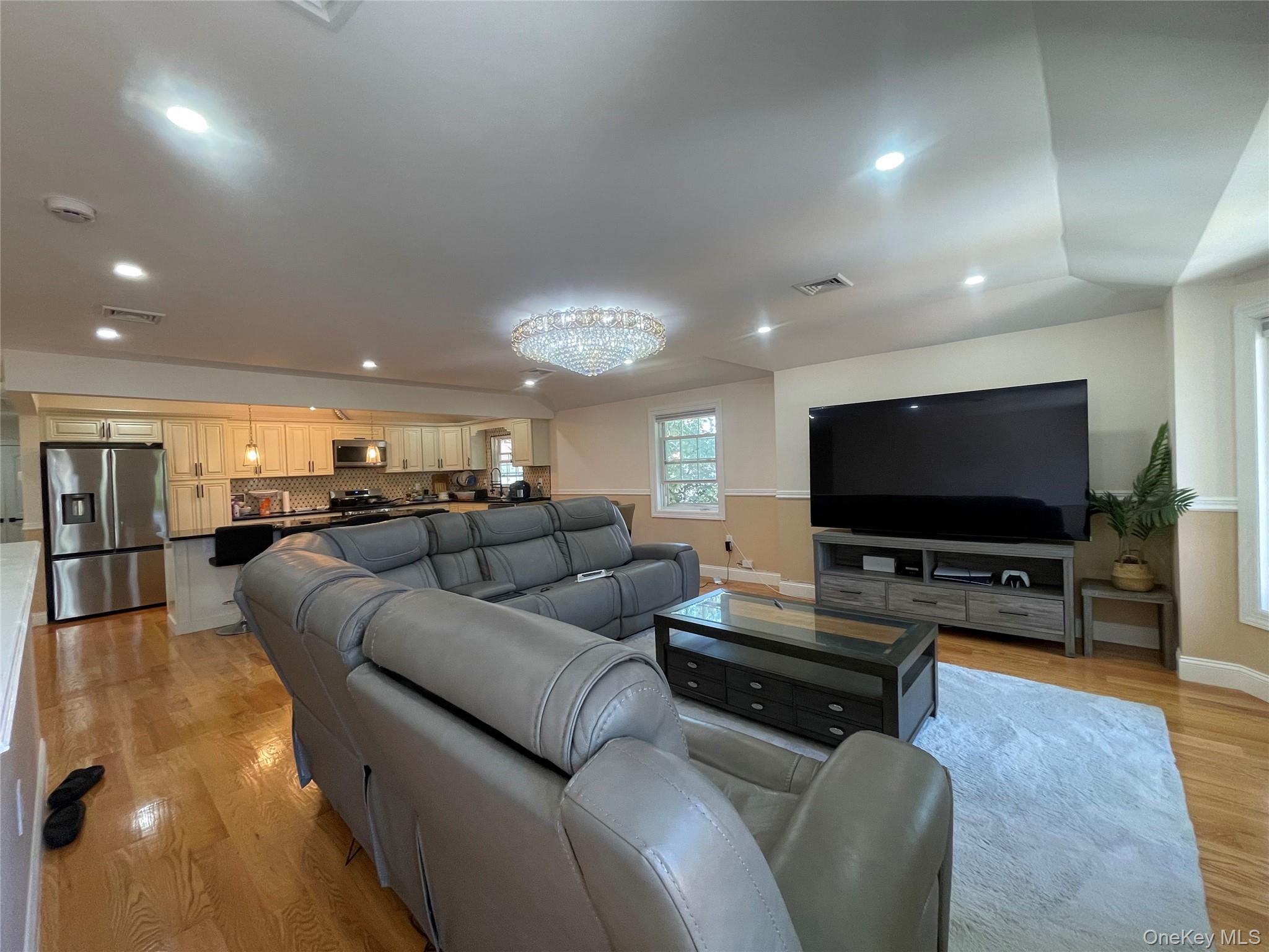 104-03 196th Street Unit: 2nd Floor