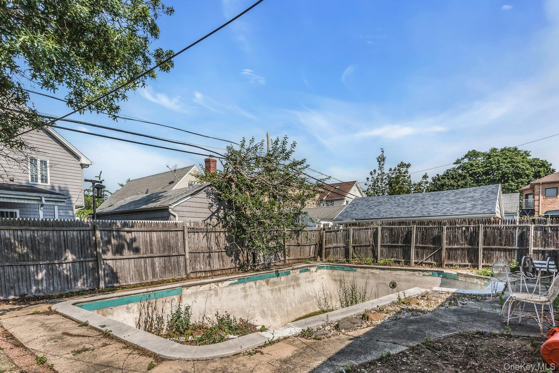 1915 Stewart Avenue