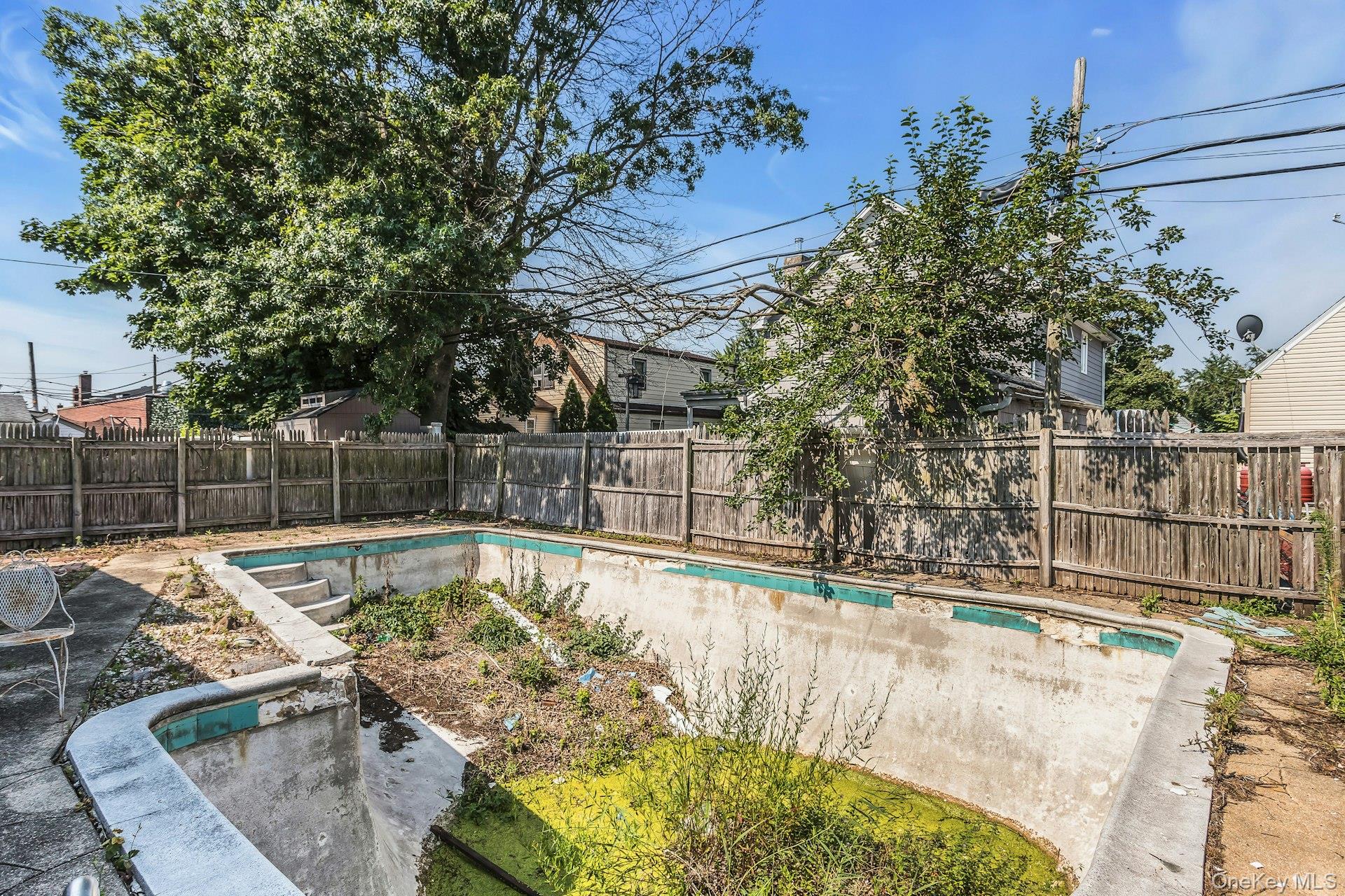 1915 Stewart Avenue