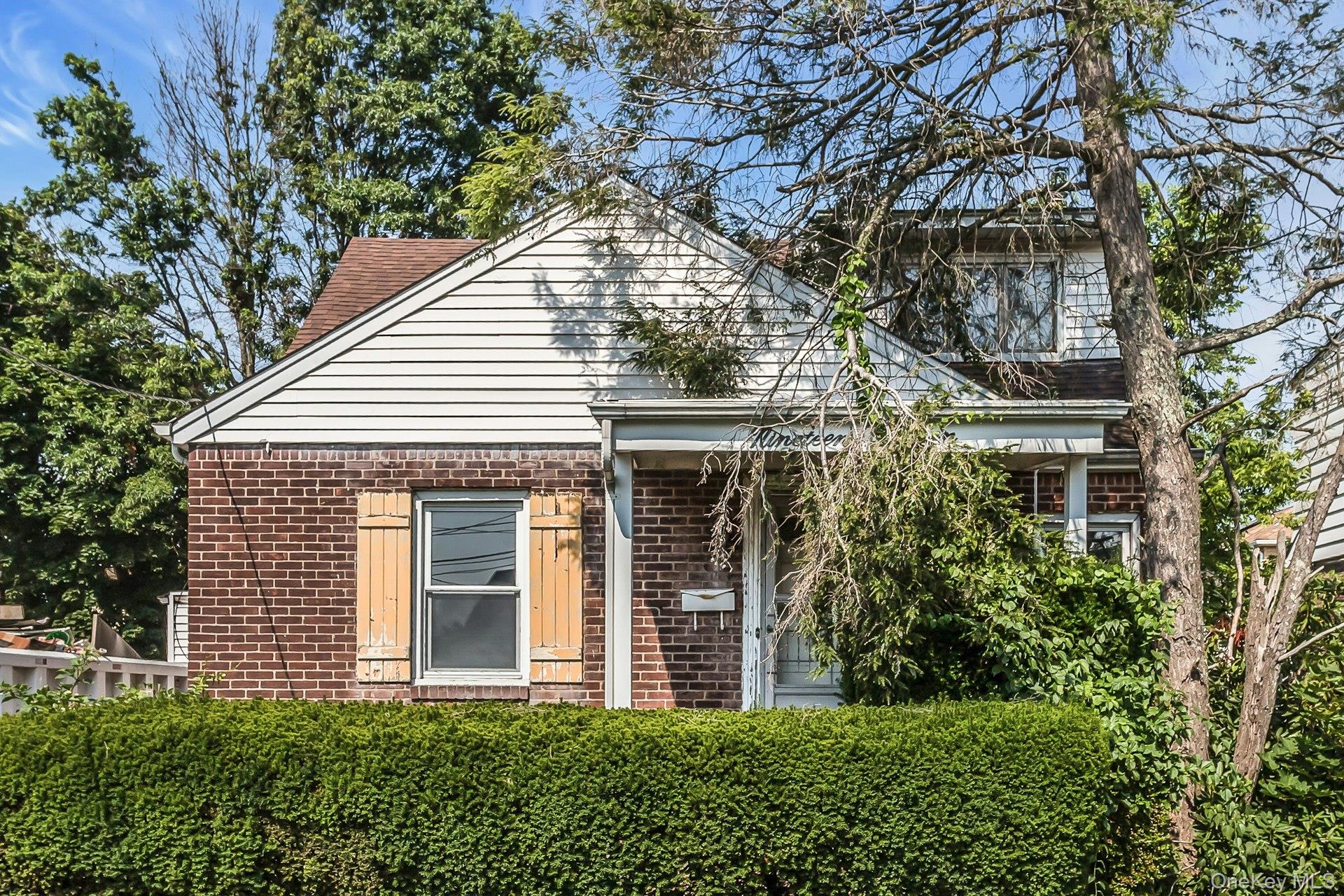1915 Stewart Avenue