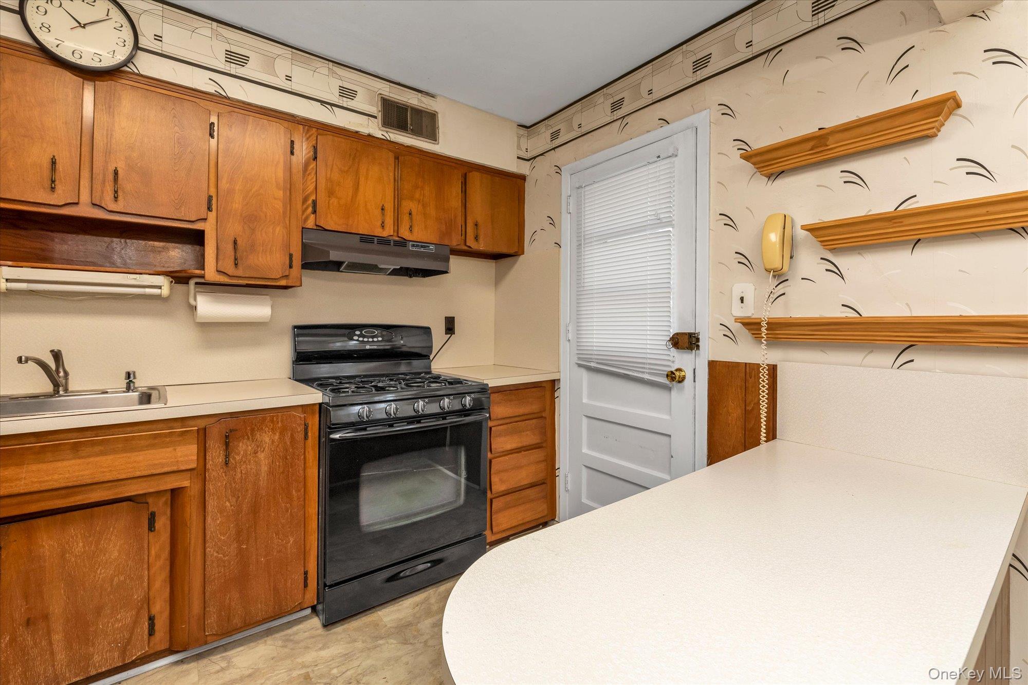 281 Wheeler Avenue Unit: 12