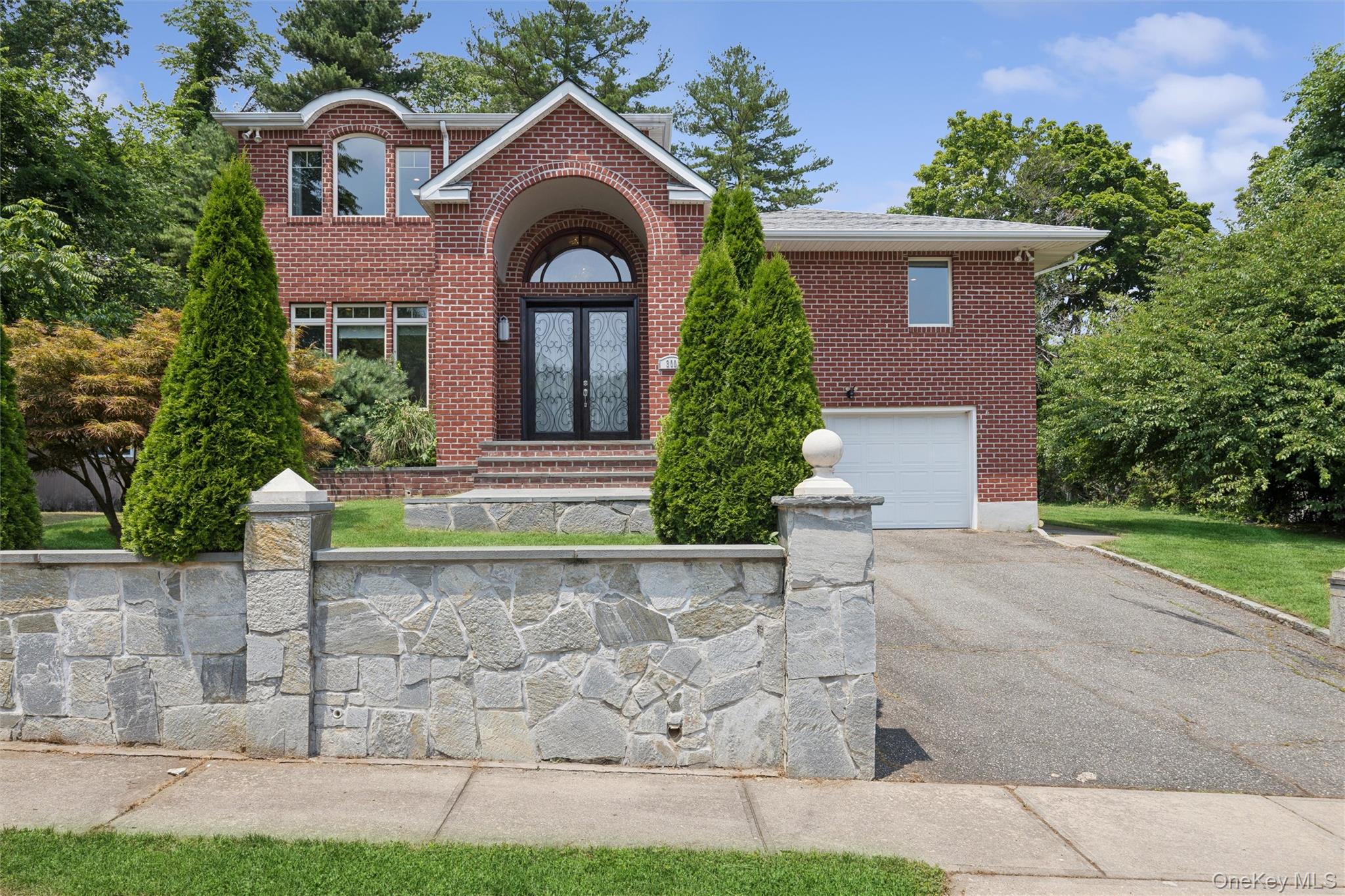 300 Ellen Place