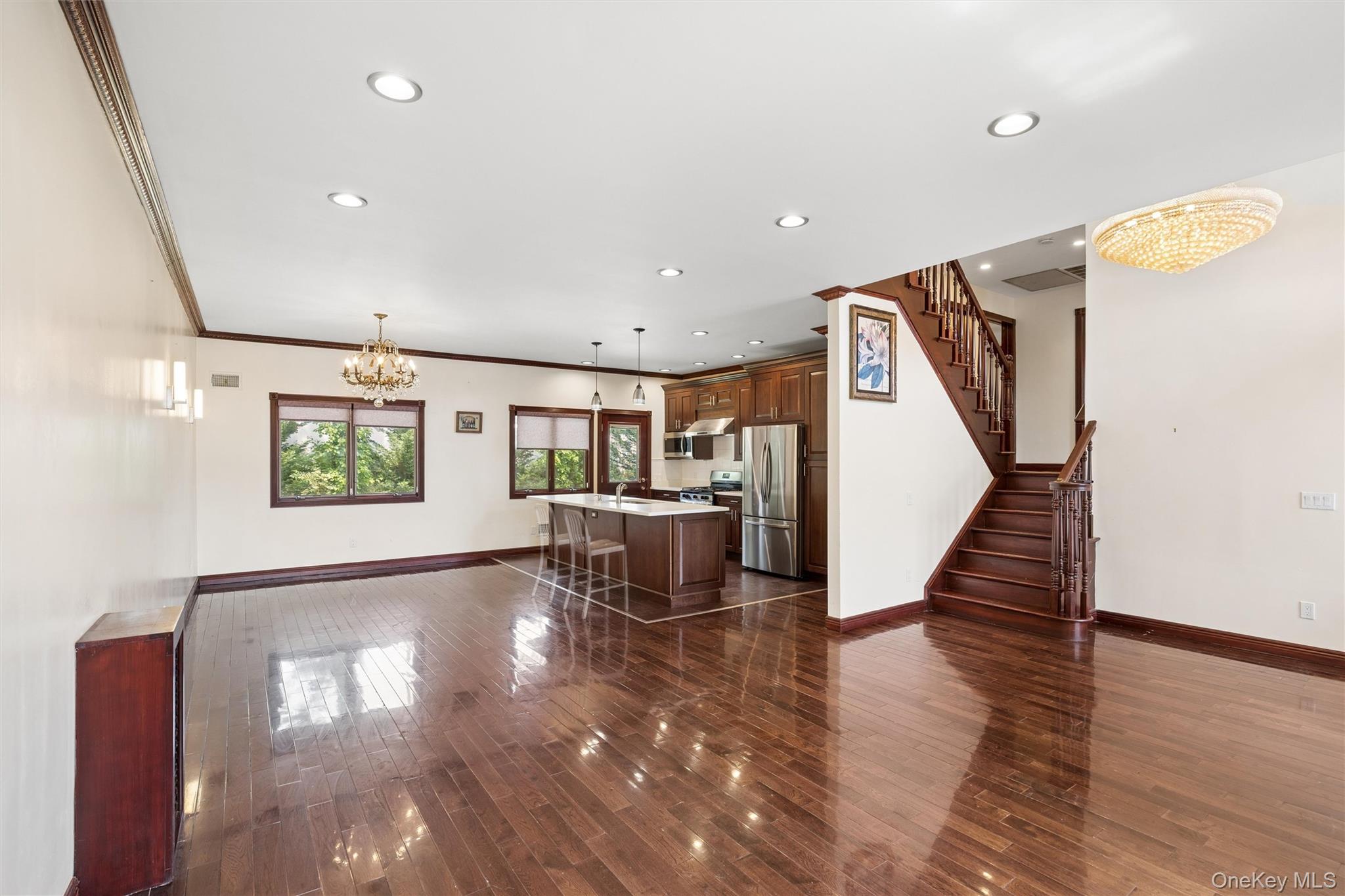 300 Ellen Place