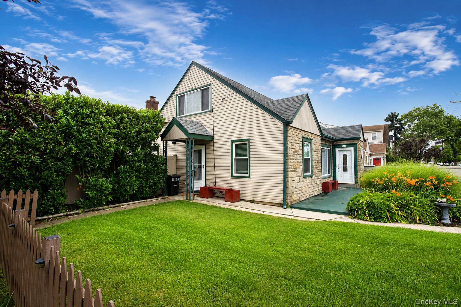 272 Lincoln Boulevard