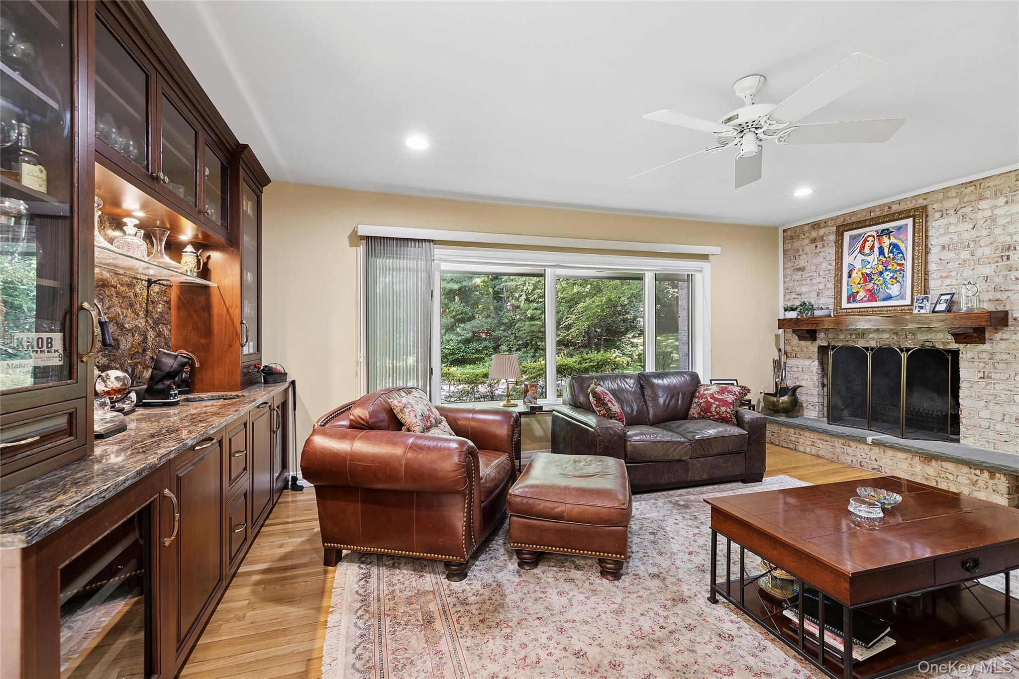 17 Danton Lane N