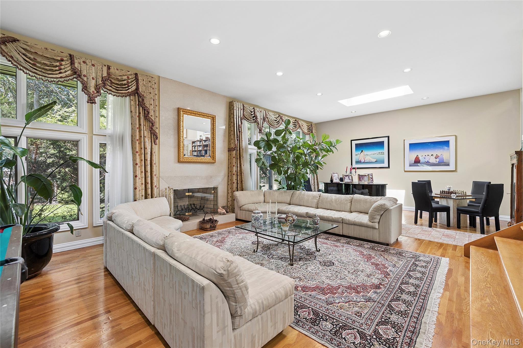 17 Danton Lane N