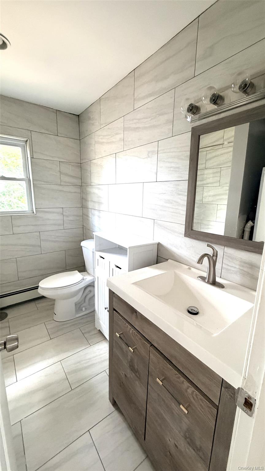 200 Hicksville Road Unit: 2nd Floor