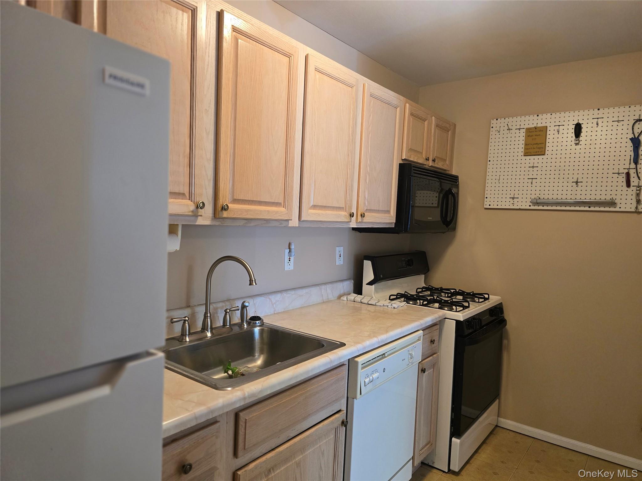 2295 Milburn Avenue Unit: 13