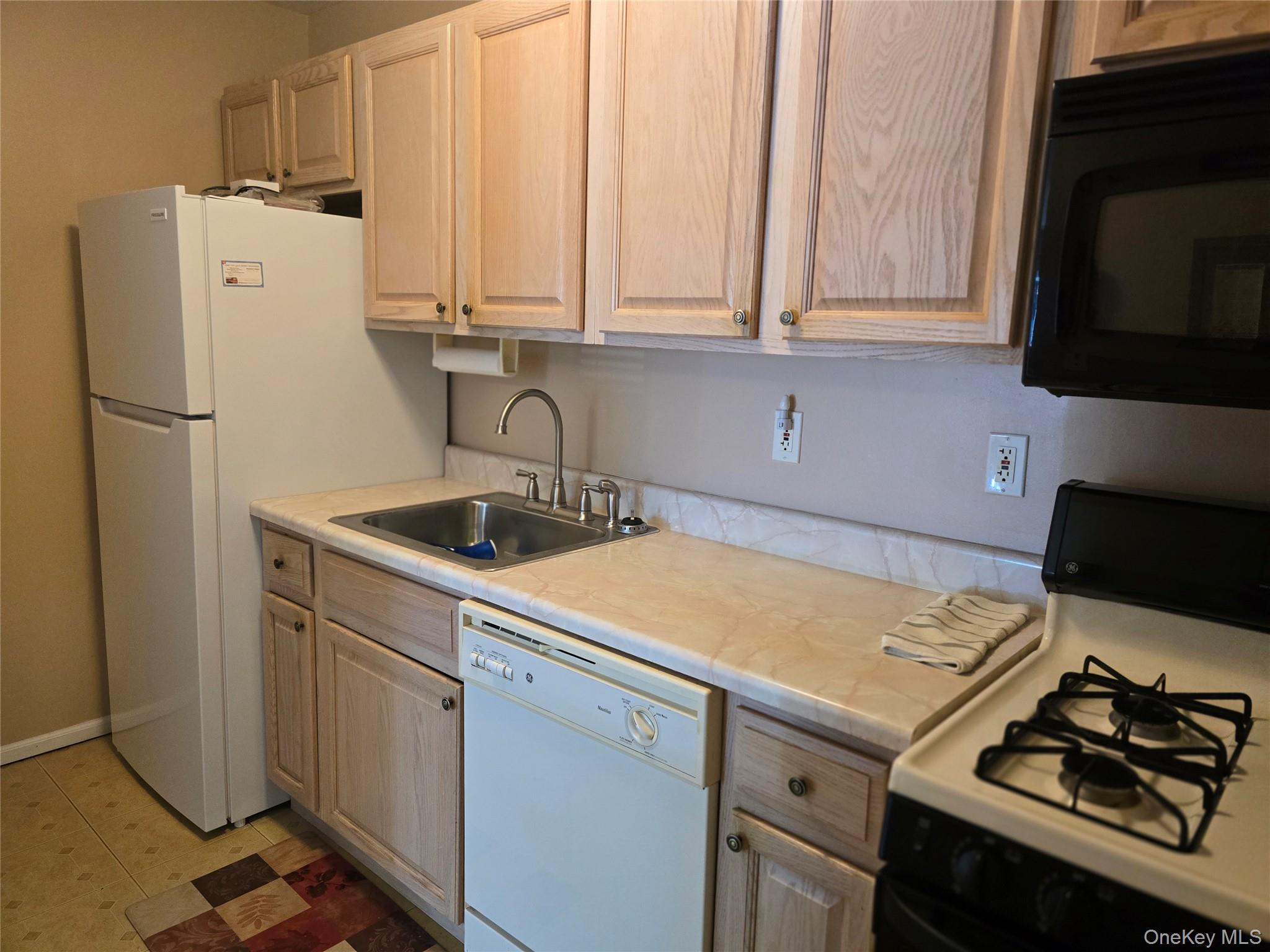 2295 Milburn Avenue Unit: 13