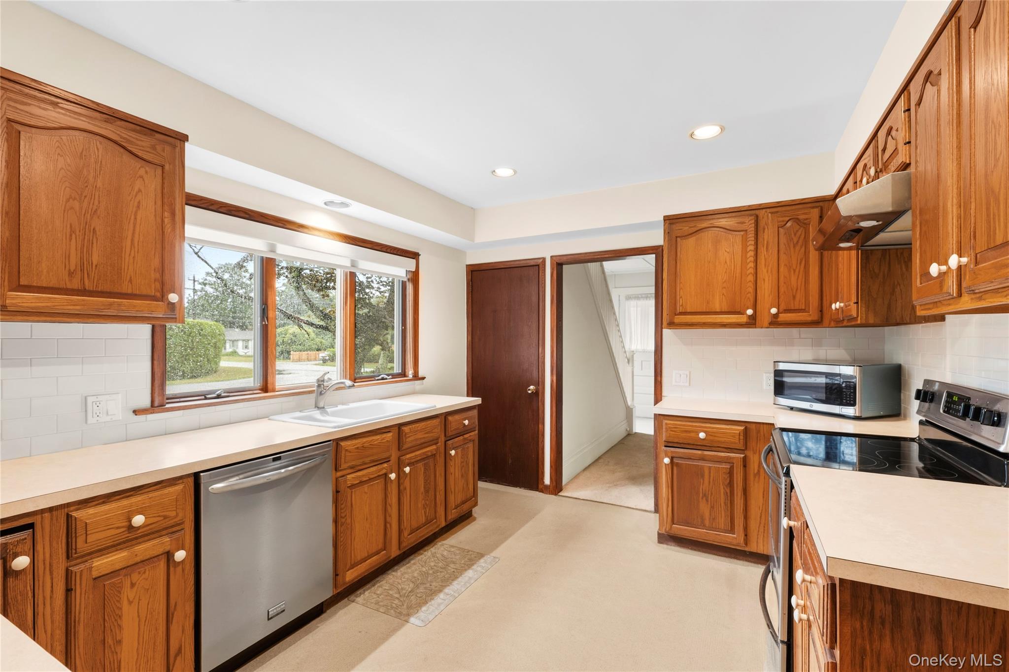 2725 Skunk Lane