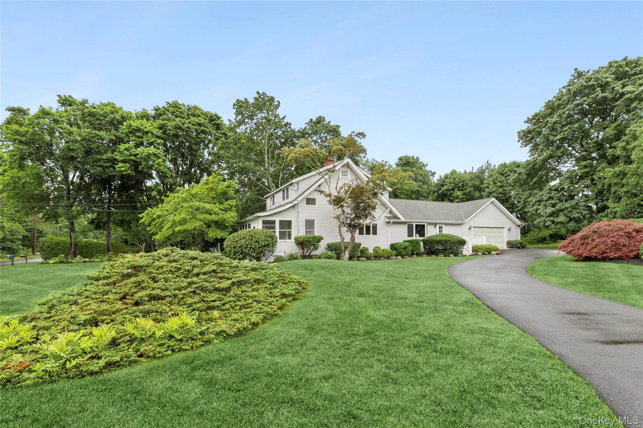 2725 Skunk Lane