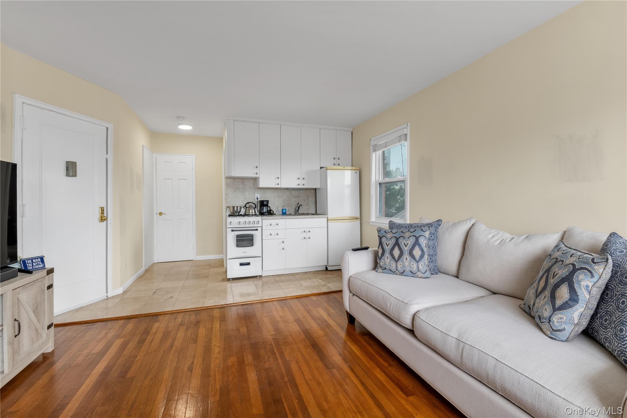 531 E Broadway