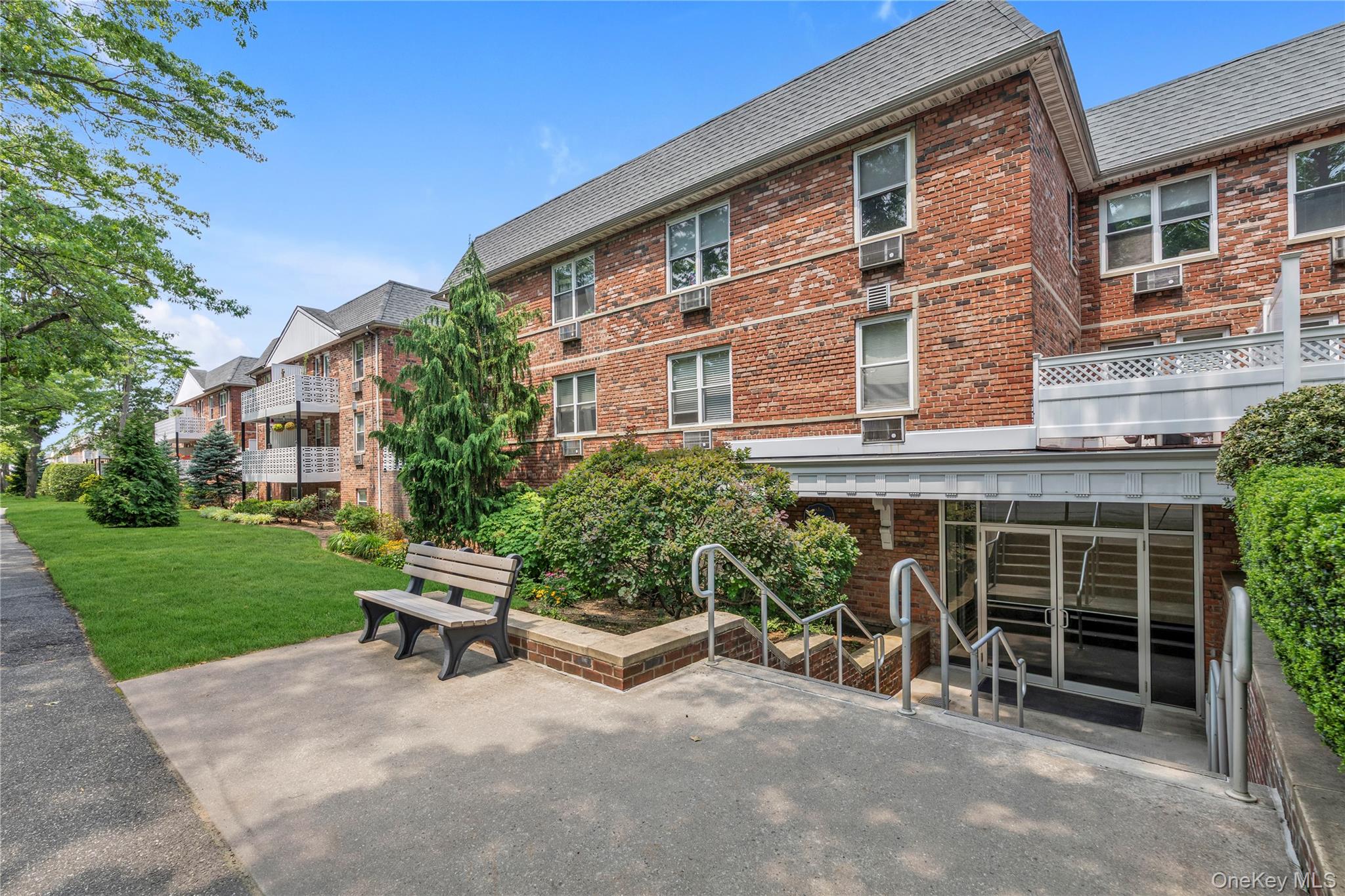 40 Daley Place Unit: 40-227