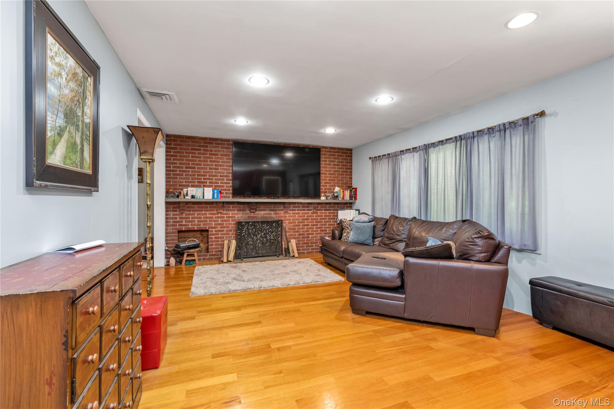 21 Laurel Avenue
