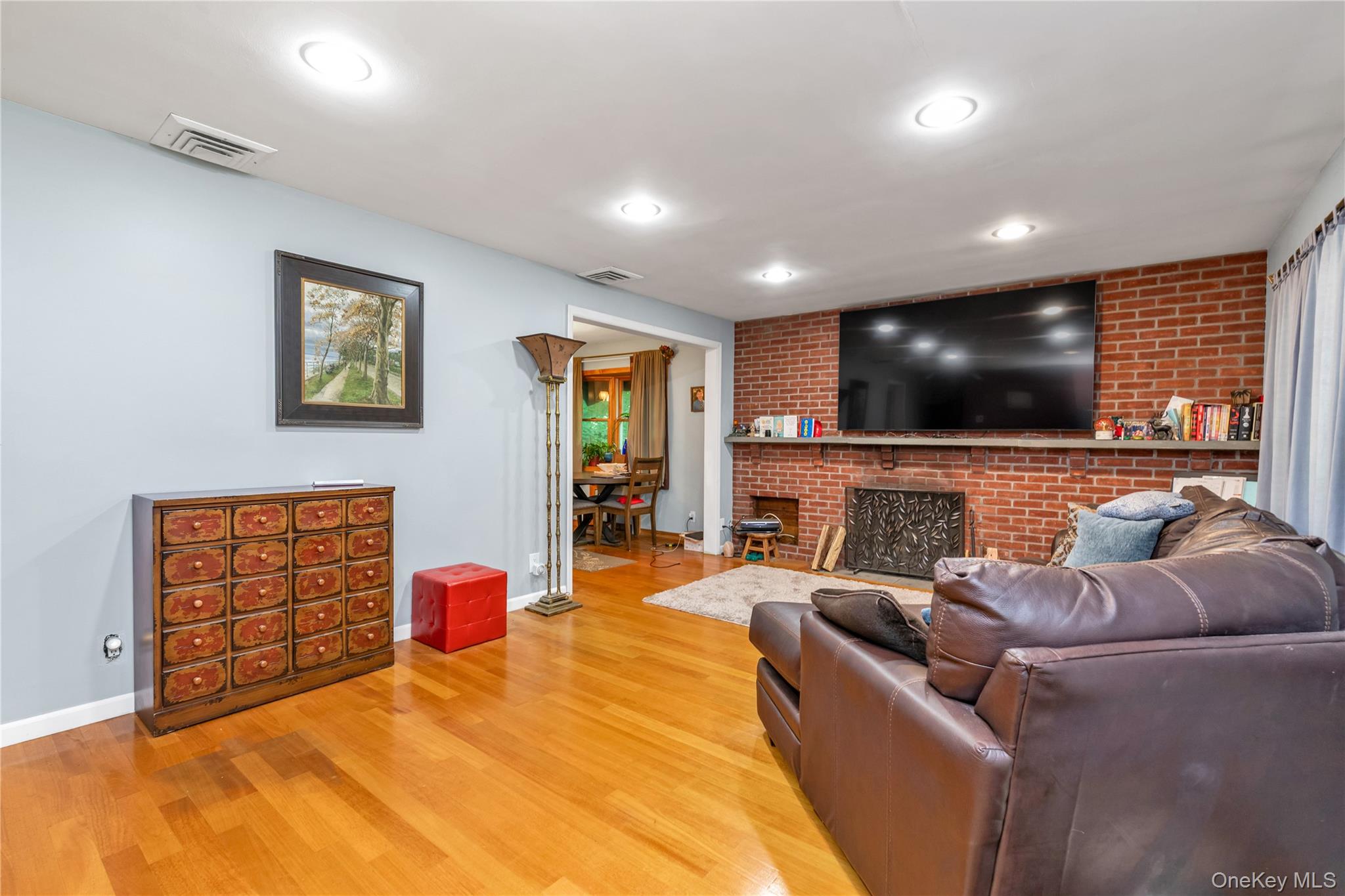 21 Laurel Avenue