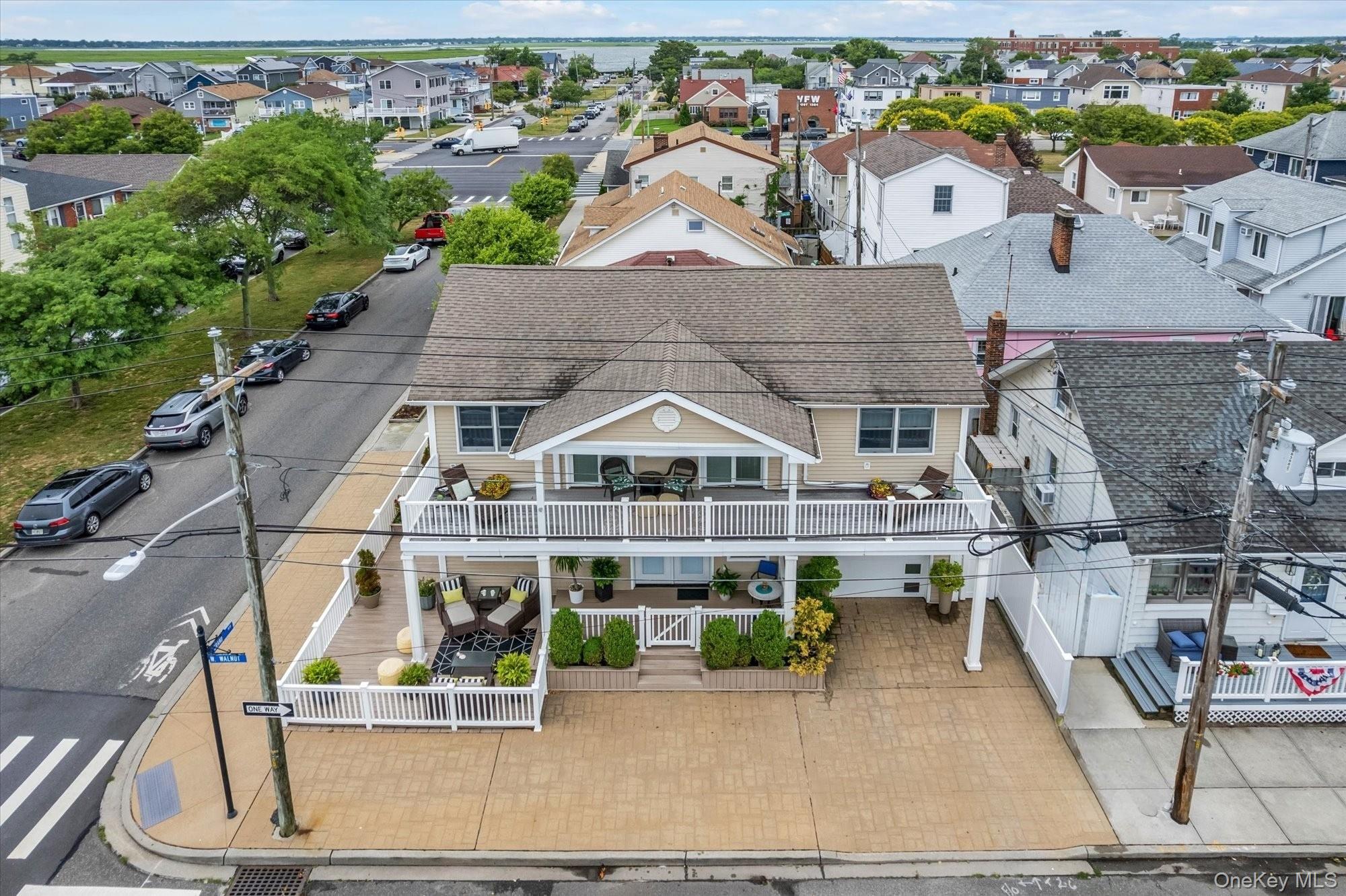 625 W Walnut Street