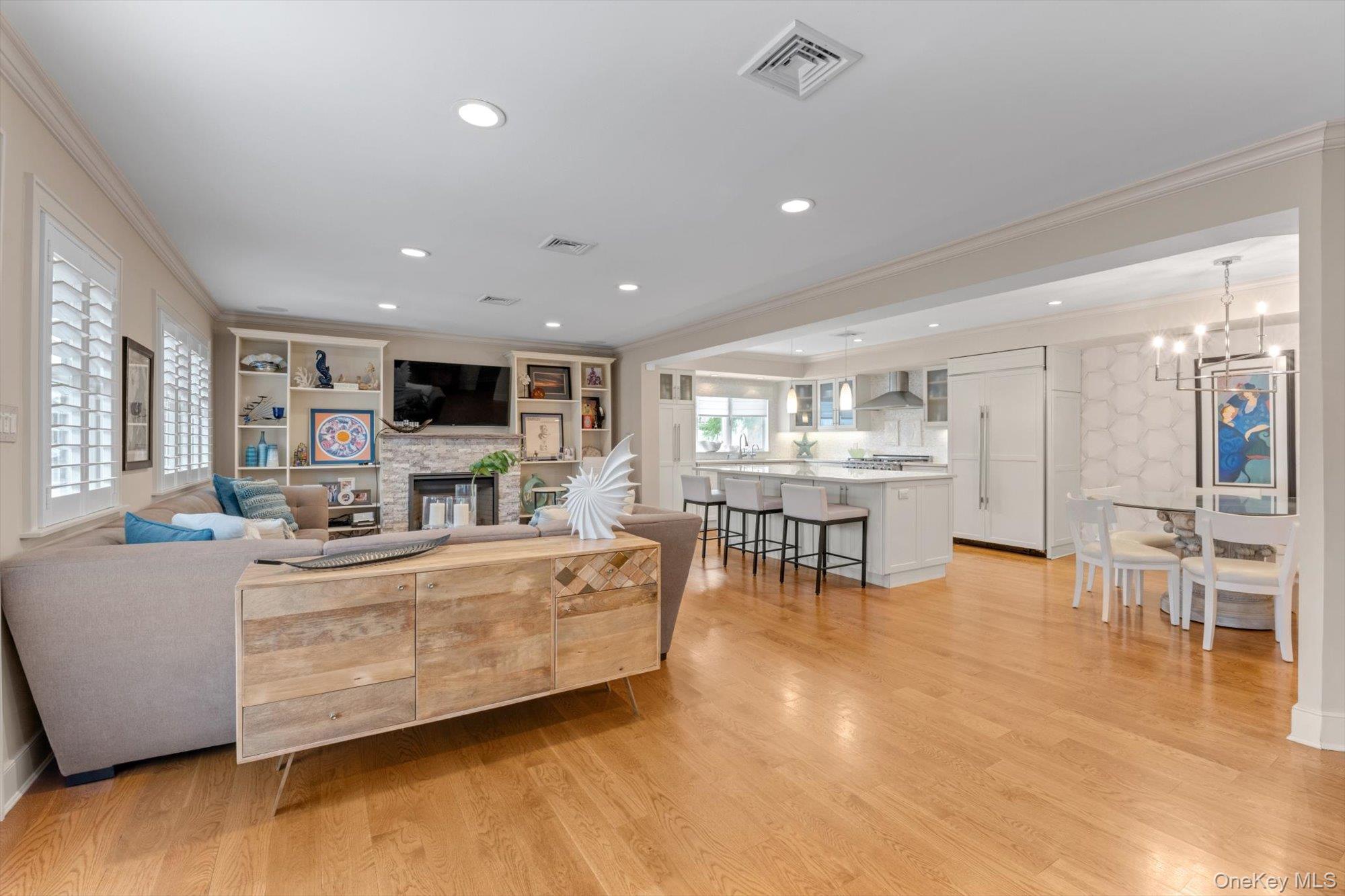 625 W Walnut Street