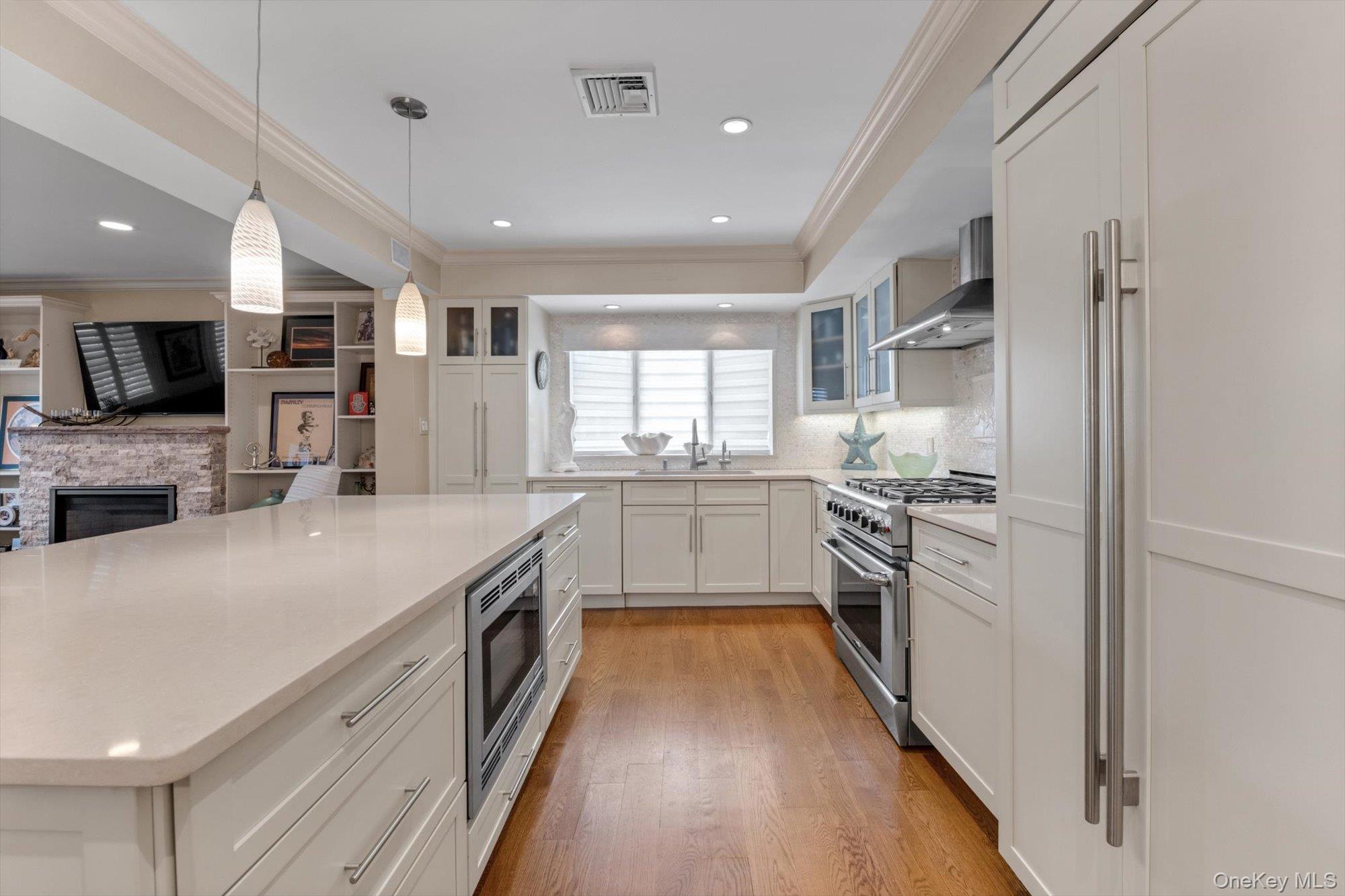 625 W Walnut Street