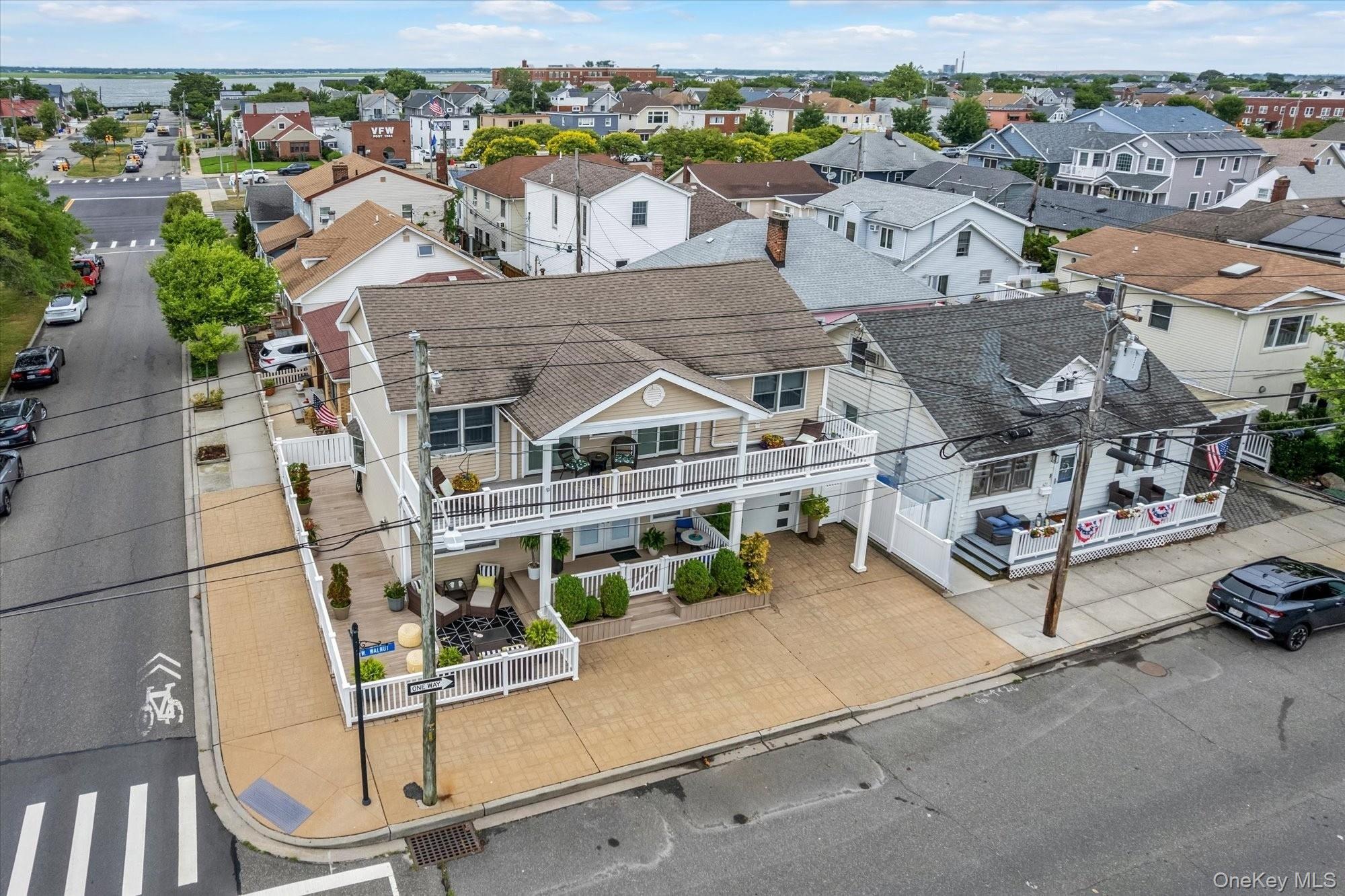 625 W Walnut Street