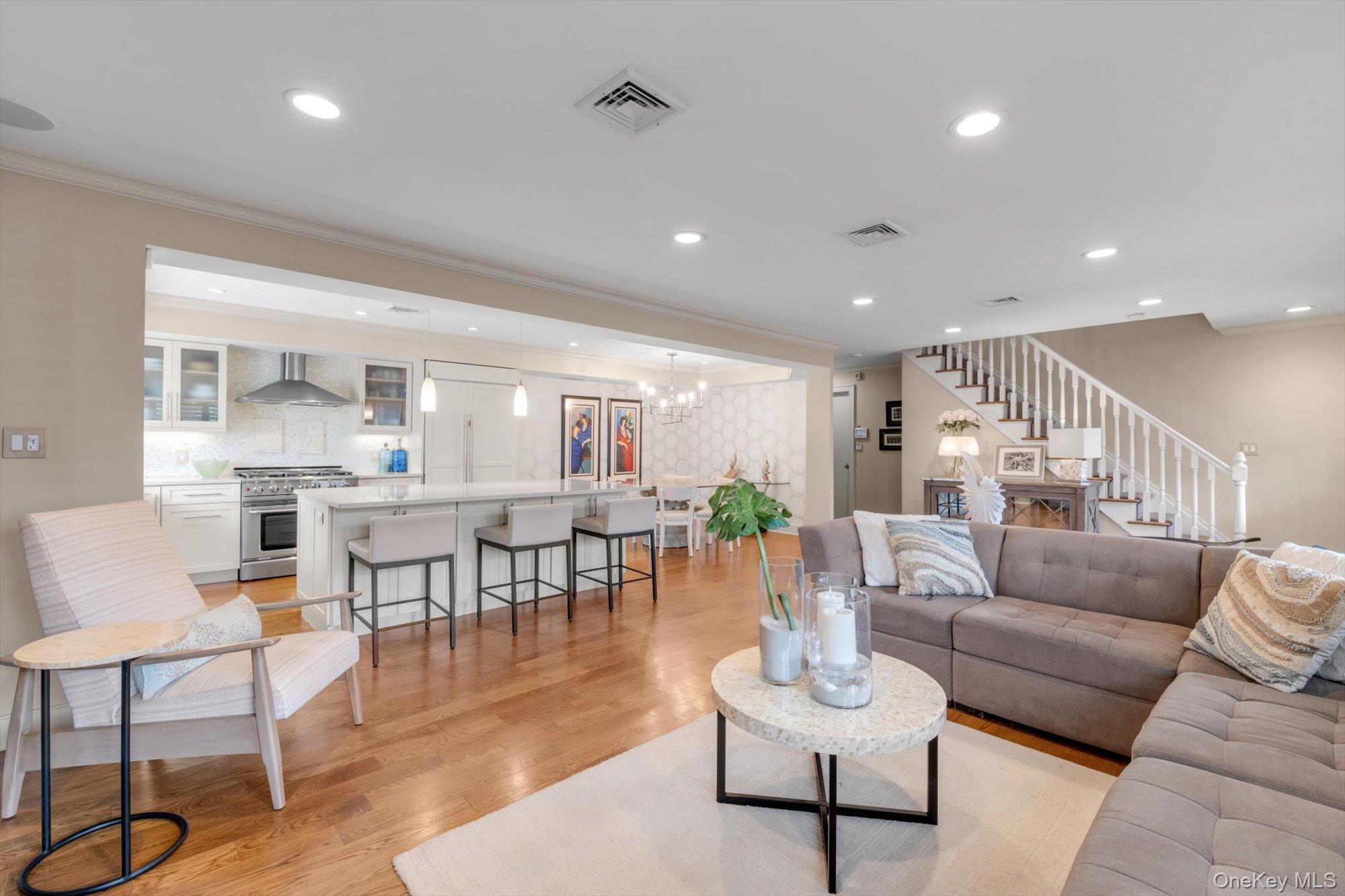 625 W Walnut Street