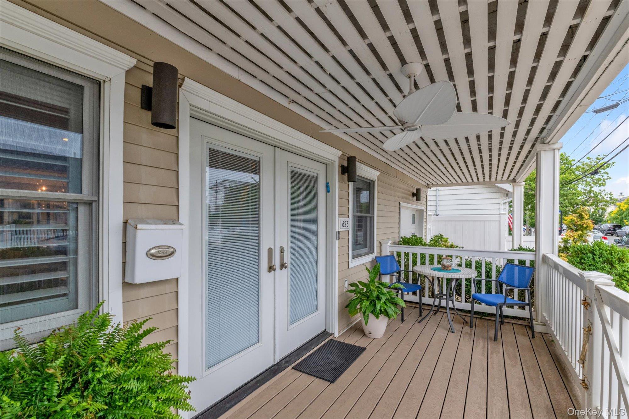 625 W Walnut Street