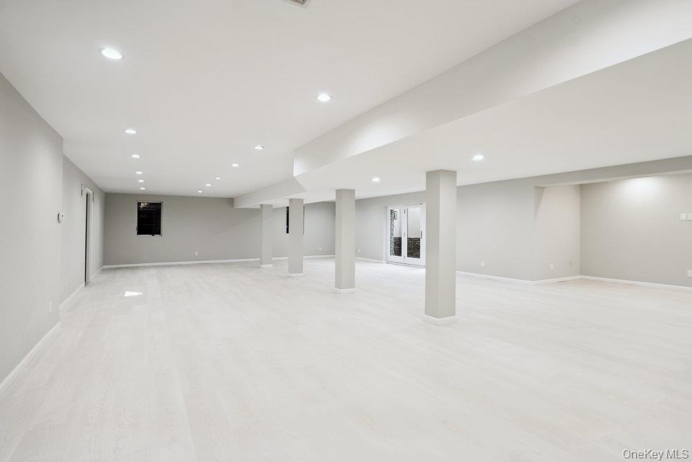 21 Arista Drive