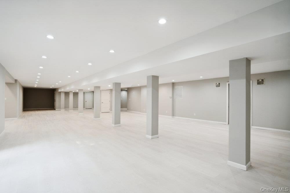 21 Arista Drive
