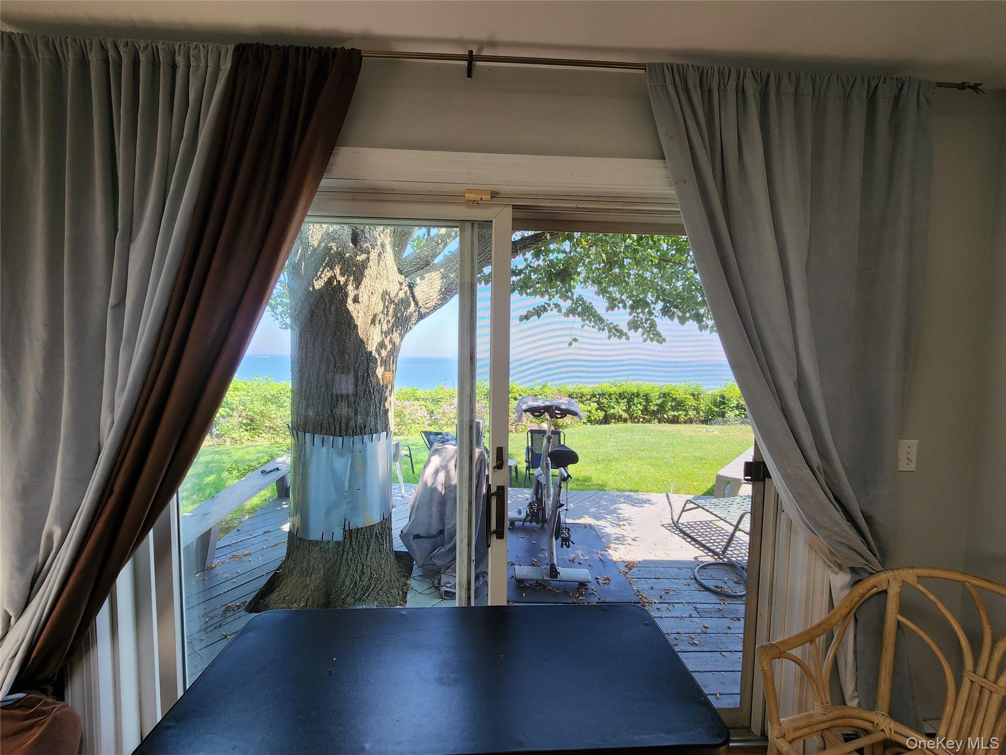 7 Riverhead Road