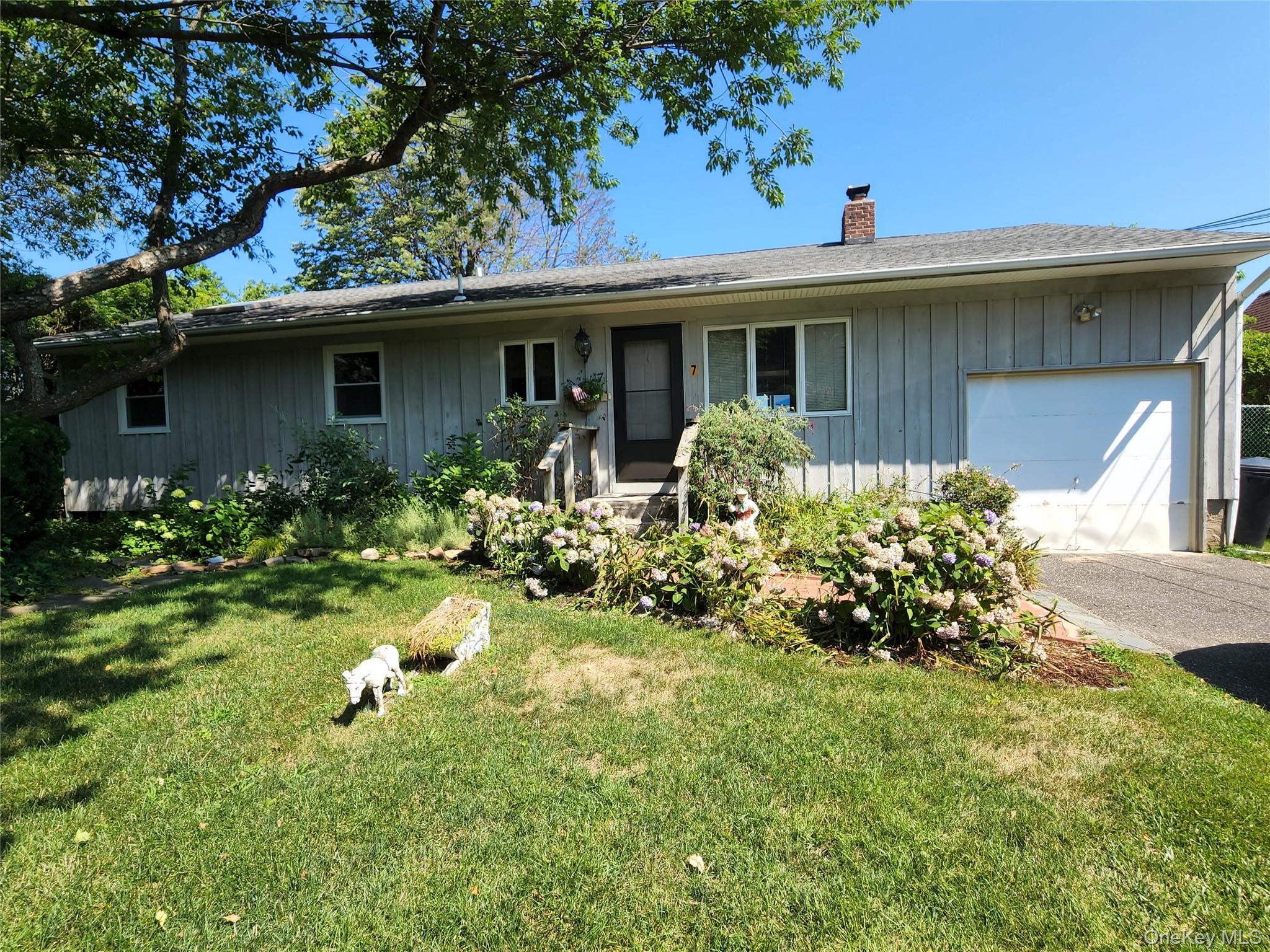 7 Riverhead Road