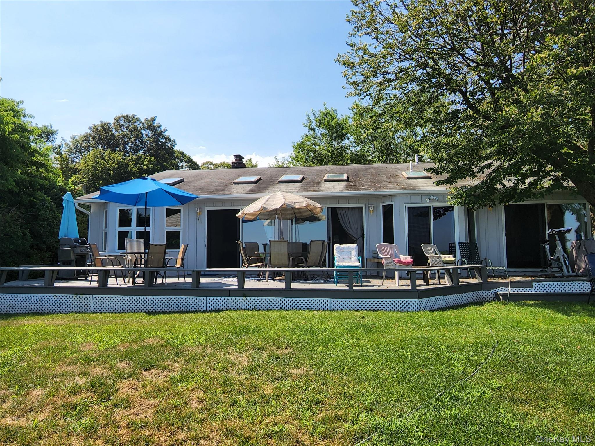 7 Riverhead Road
