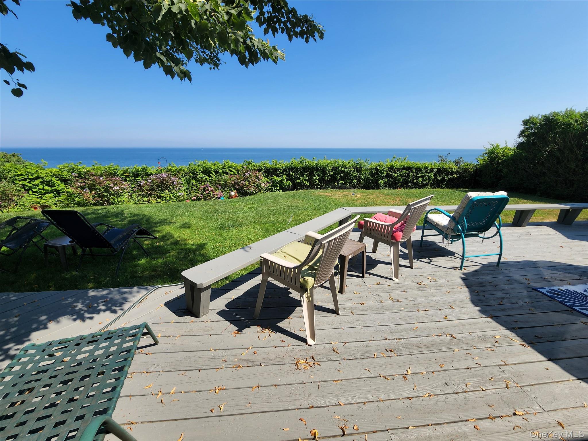 7 Riverhead Road