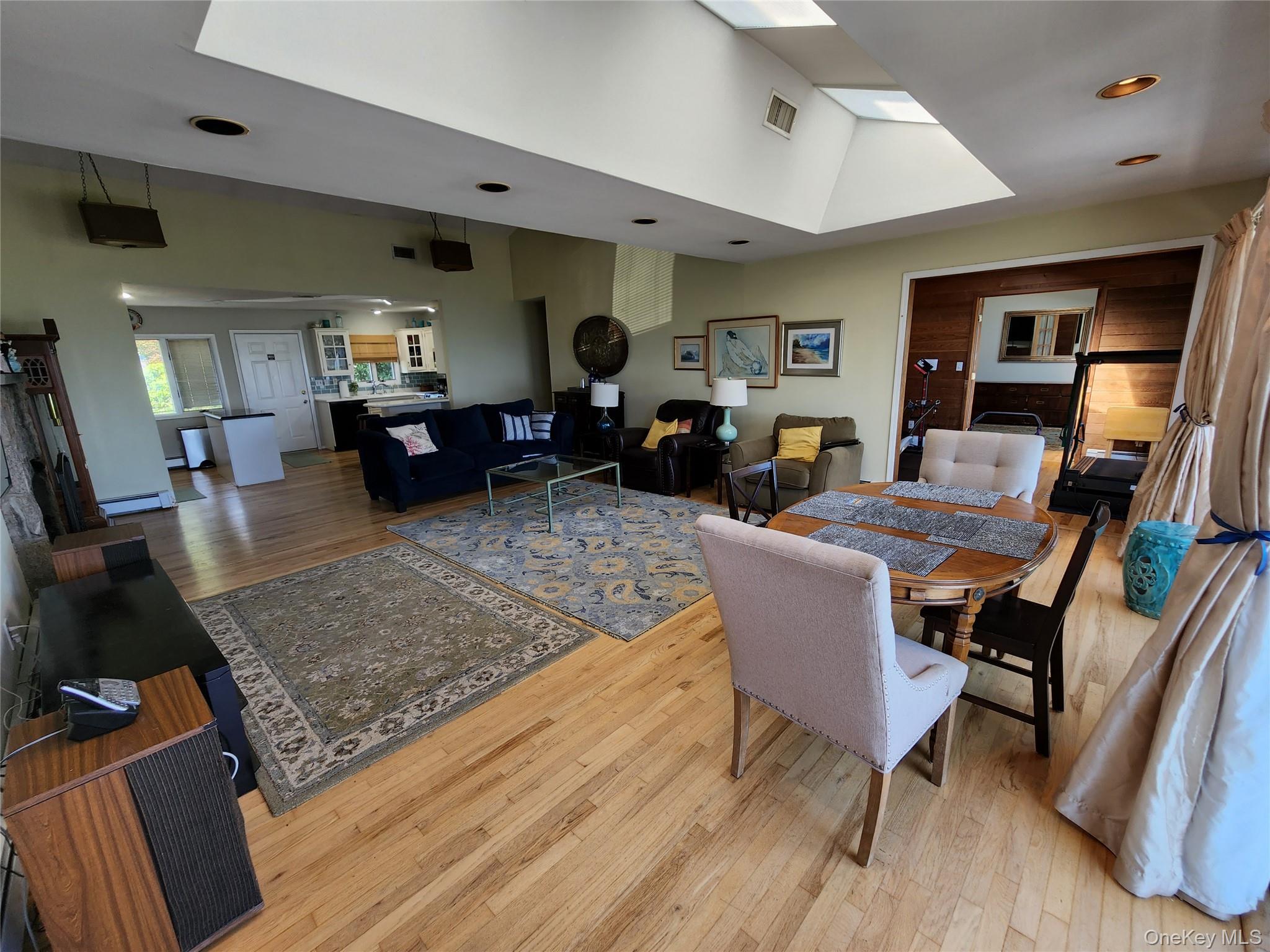 7 Riverhead Road
