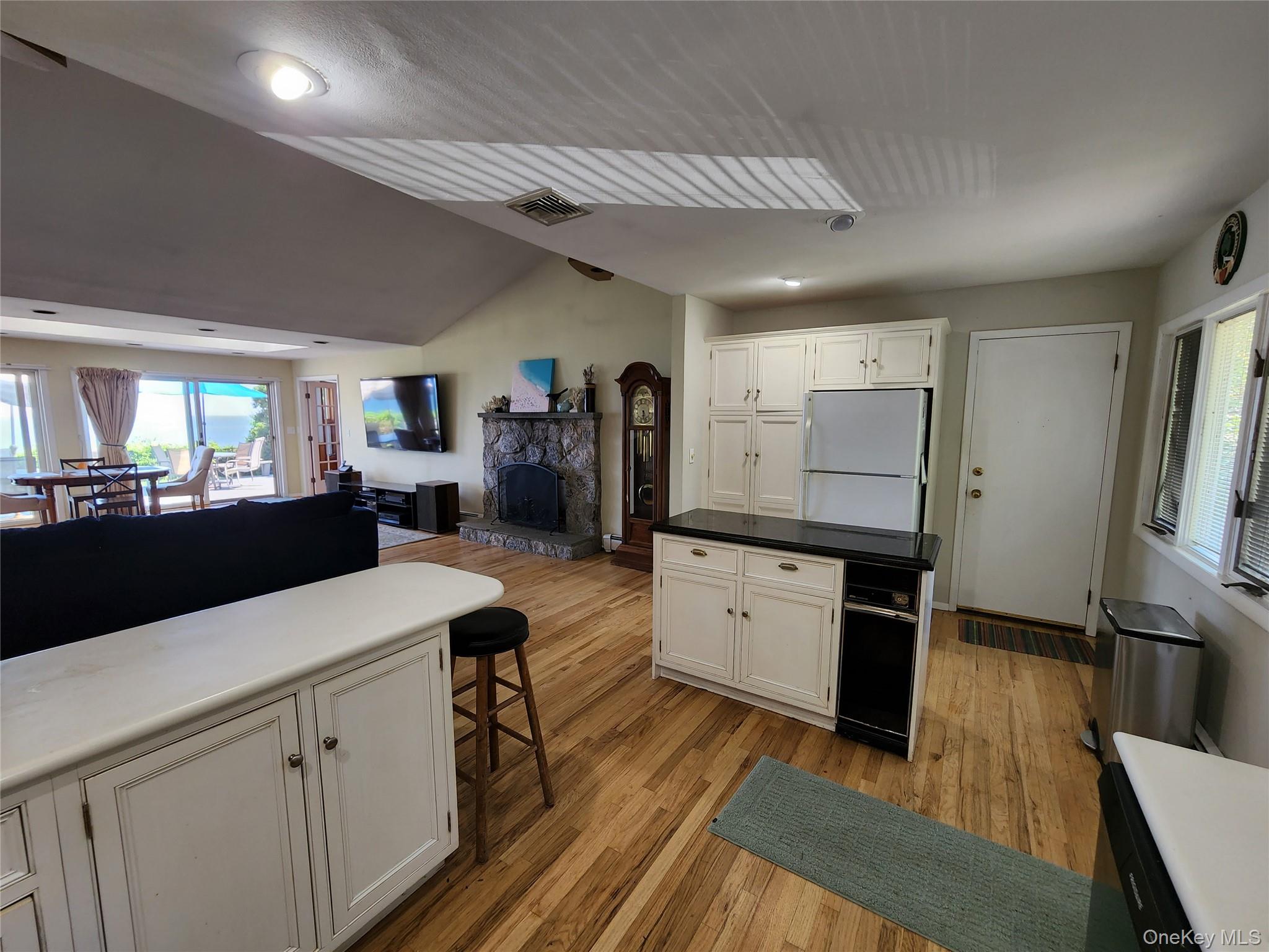7 Riverhead Road