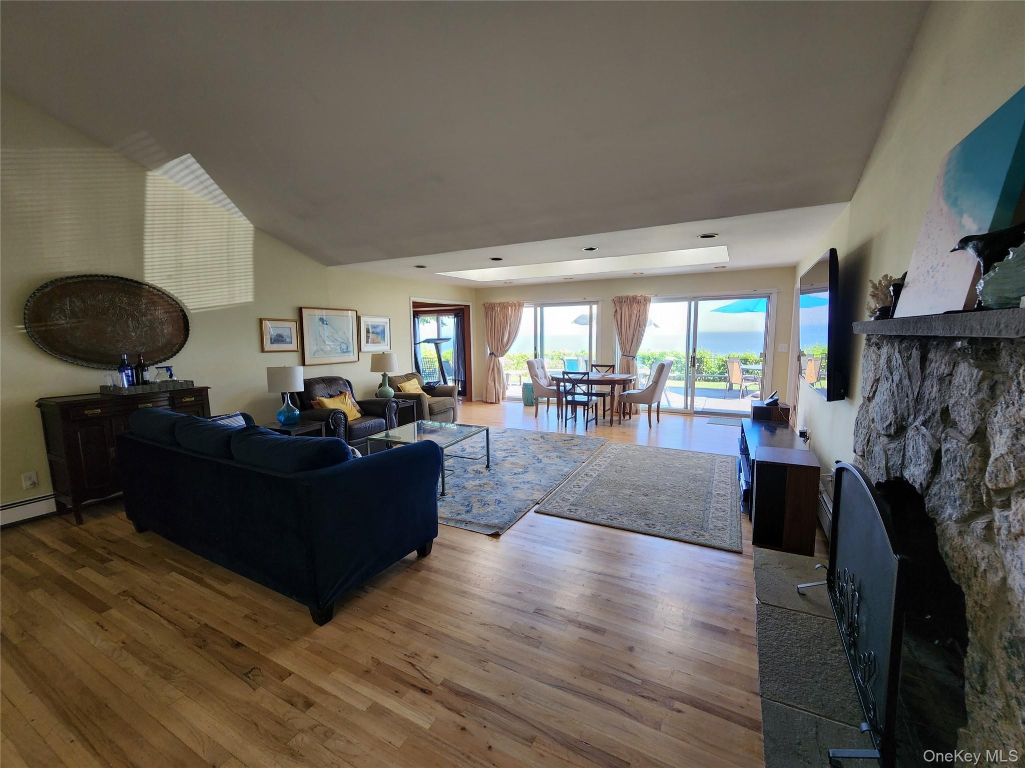 7 Riverhead Road