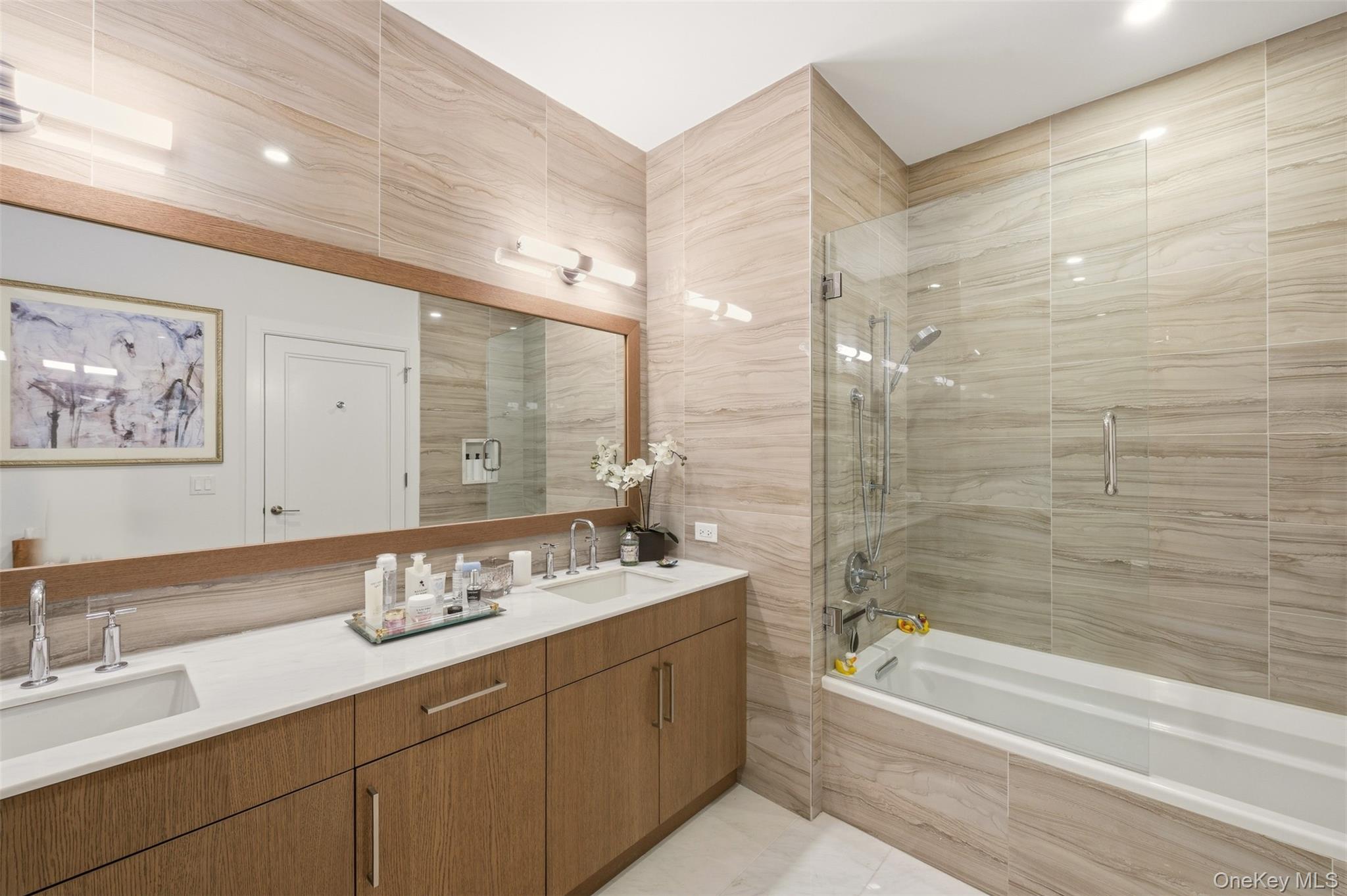 100 Garvies Point Road Unit: 1212