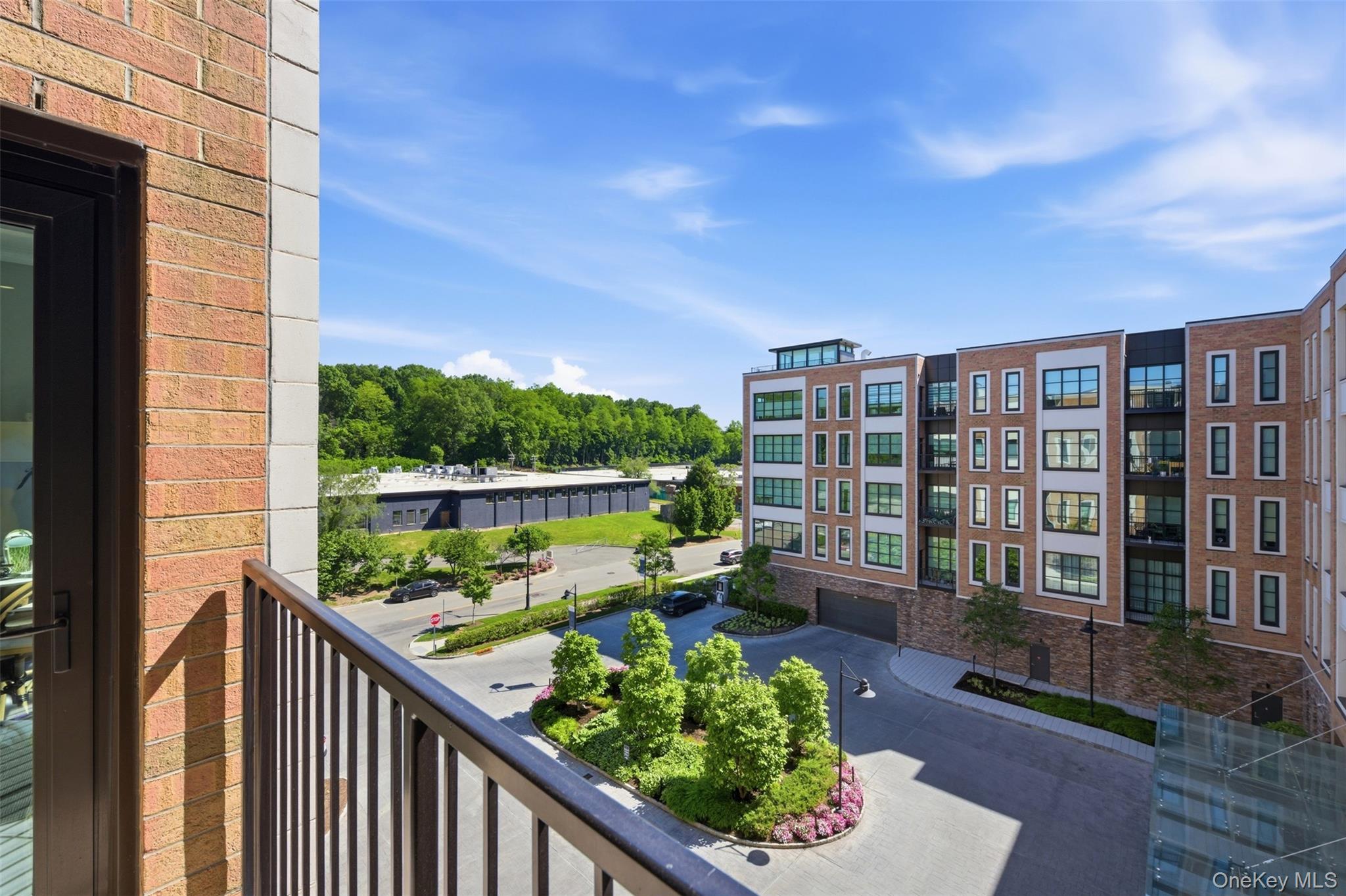 100 Garvies Point Road Unit: 1212