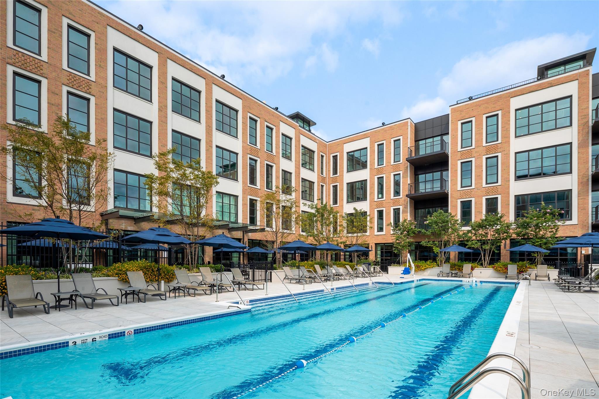 100 Garvies Point Road Unit: 1212