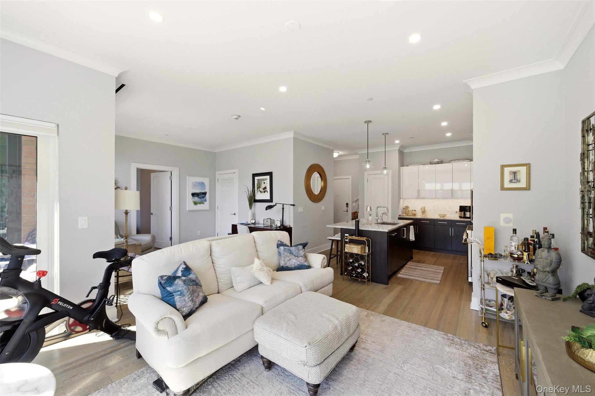 100 Garvies Point Road Unit: 1212