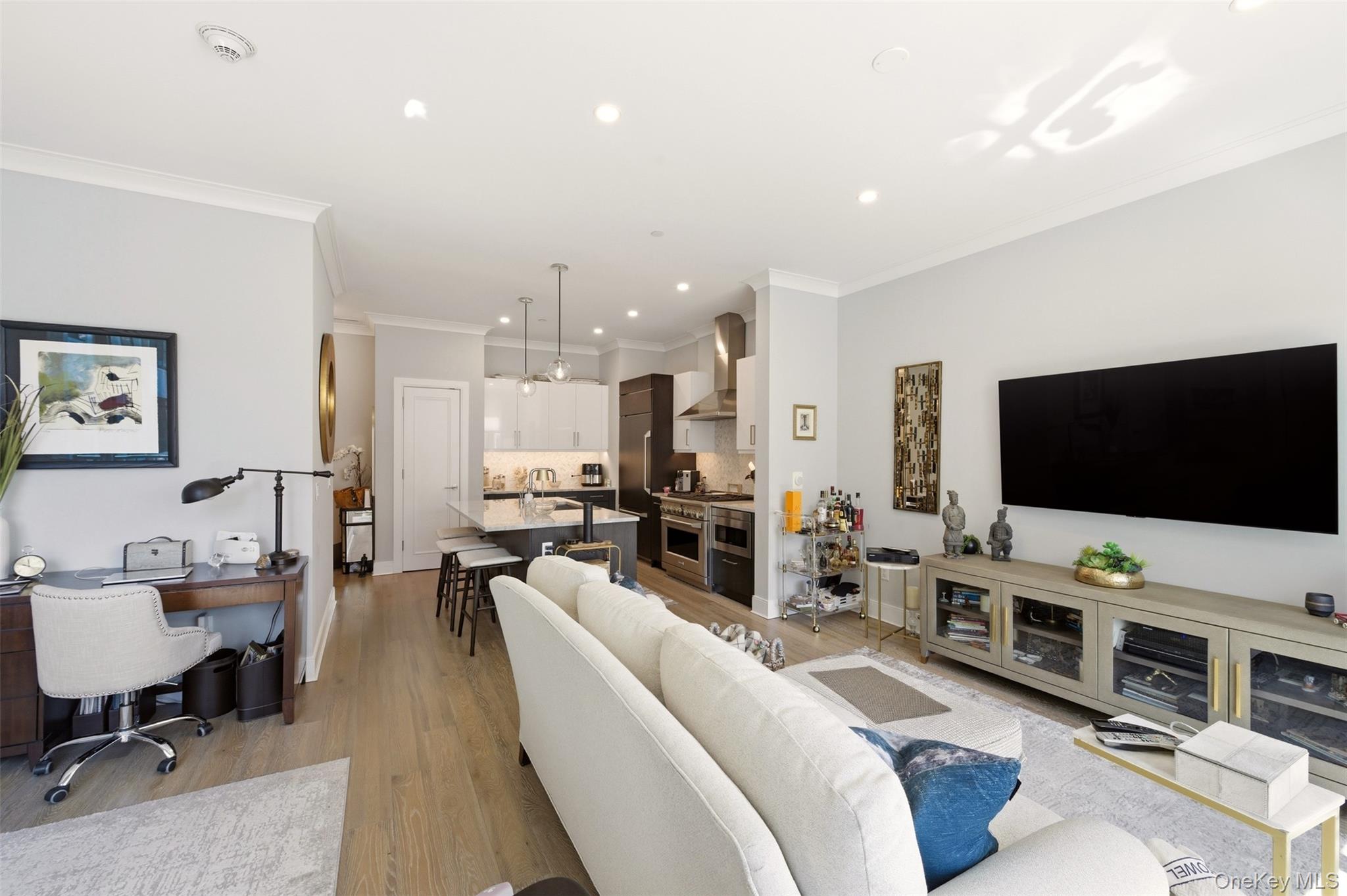 100 Garvies Point Road Unit: 1212