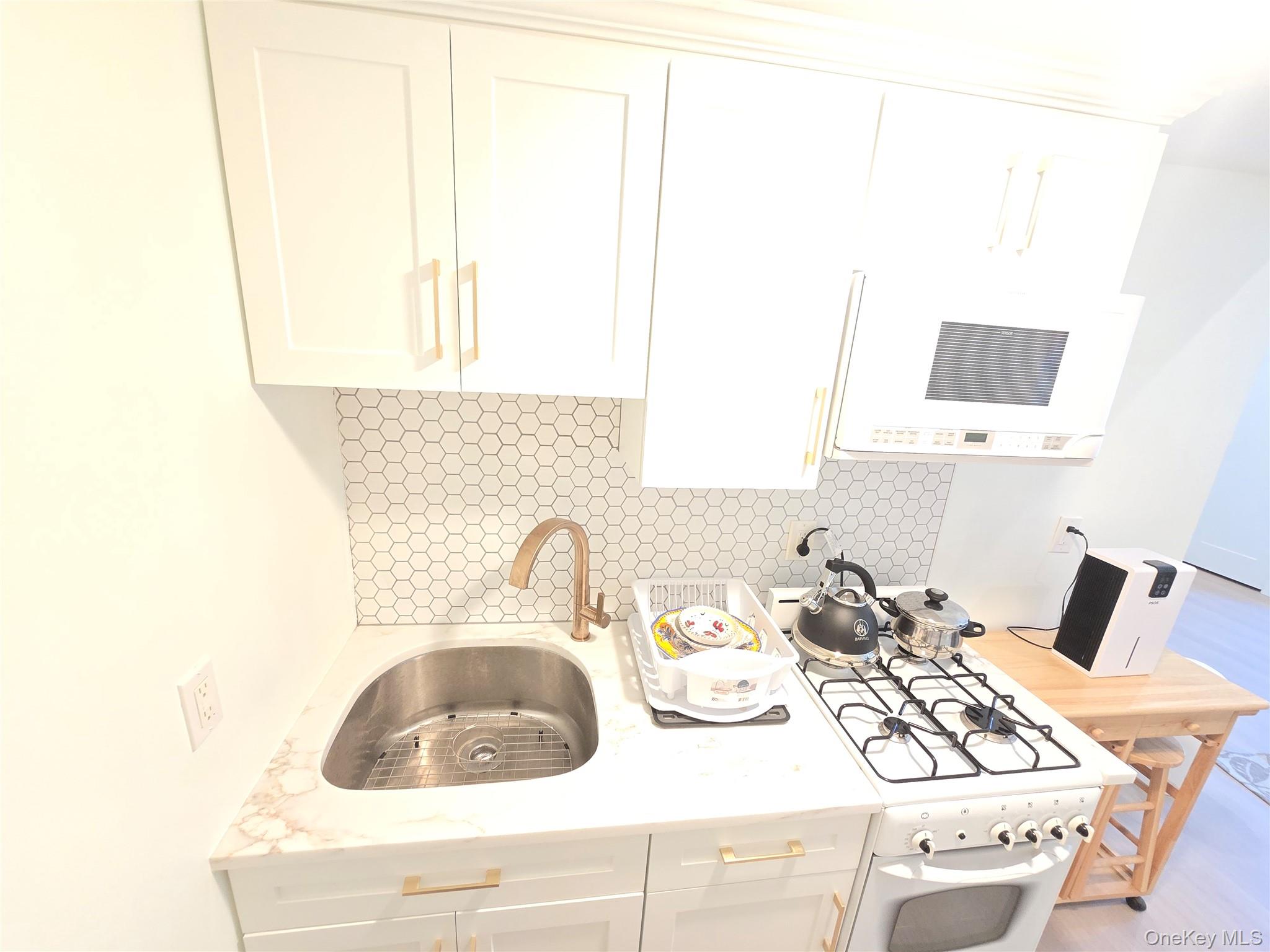 585 Dune Road Unit: L10